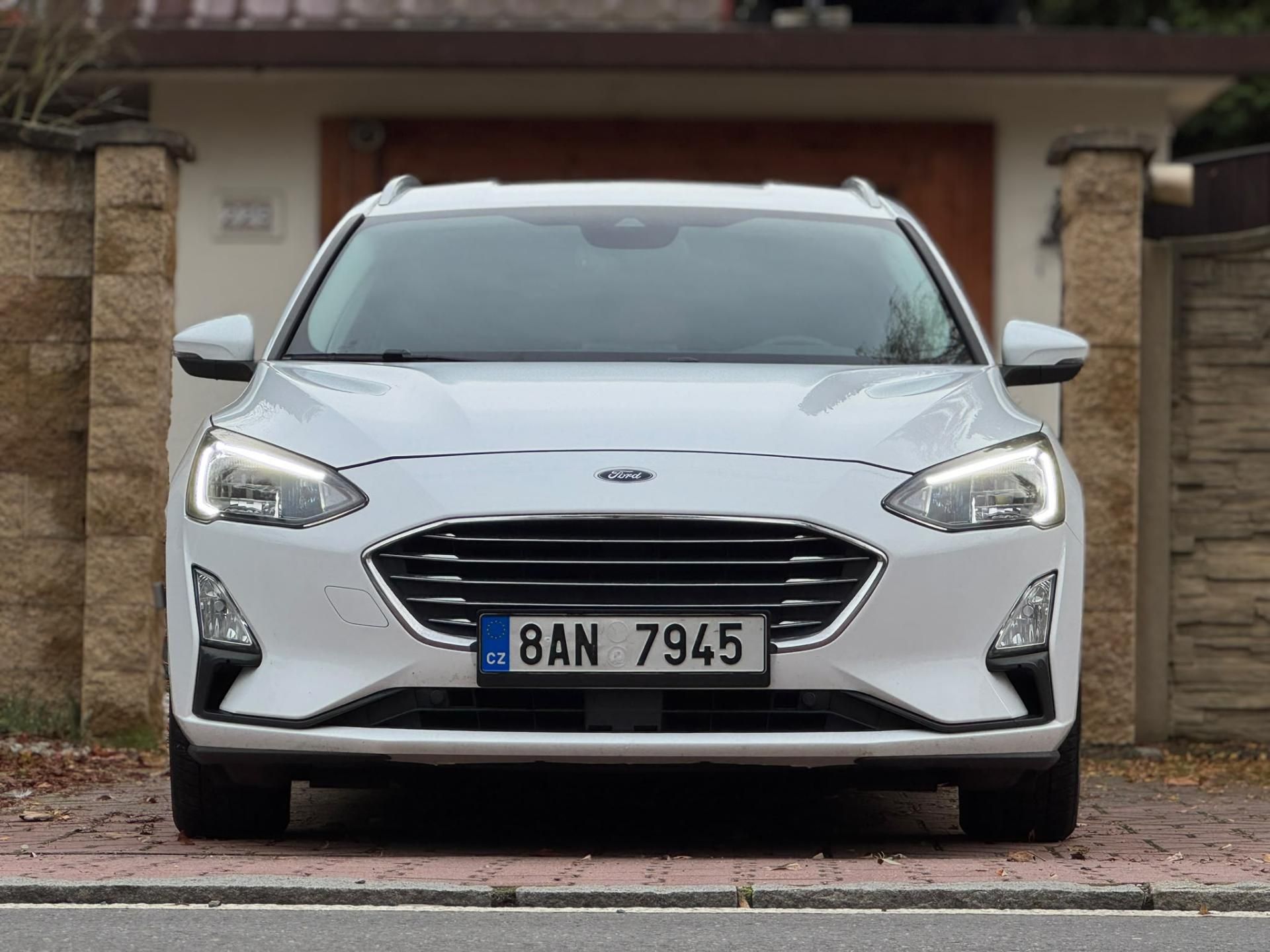 Ford Focus, 1.5 TITAN. ČR 1.MAJ NEBOURÁNO - fotka 2