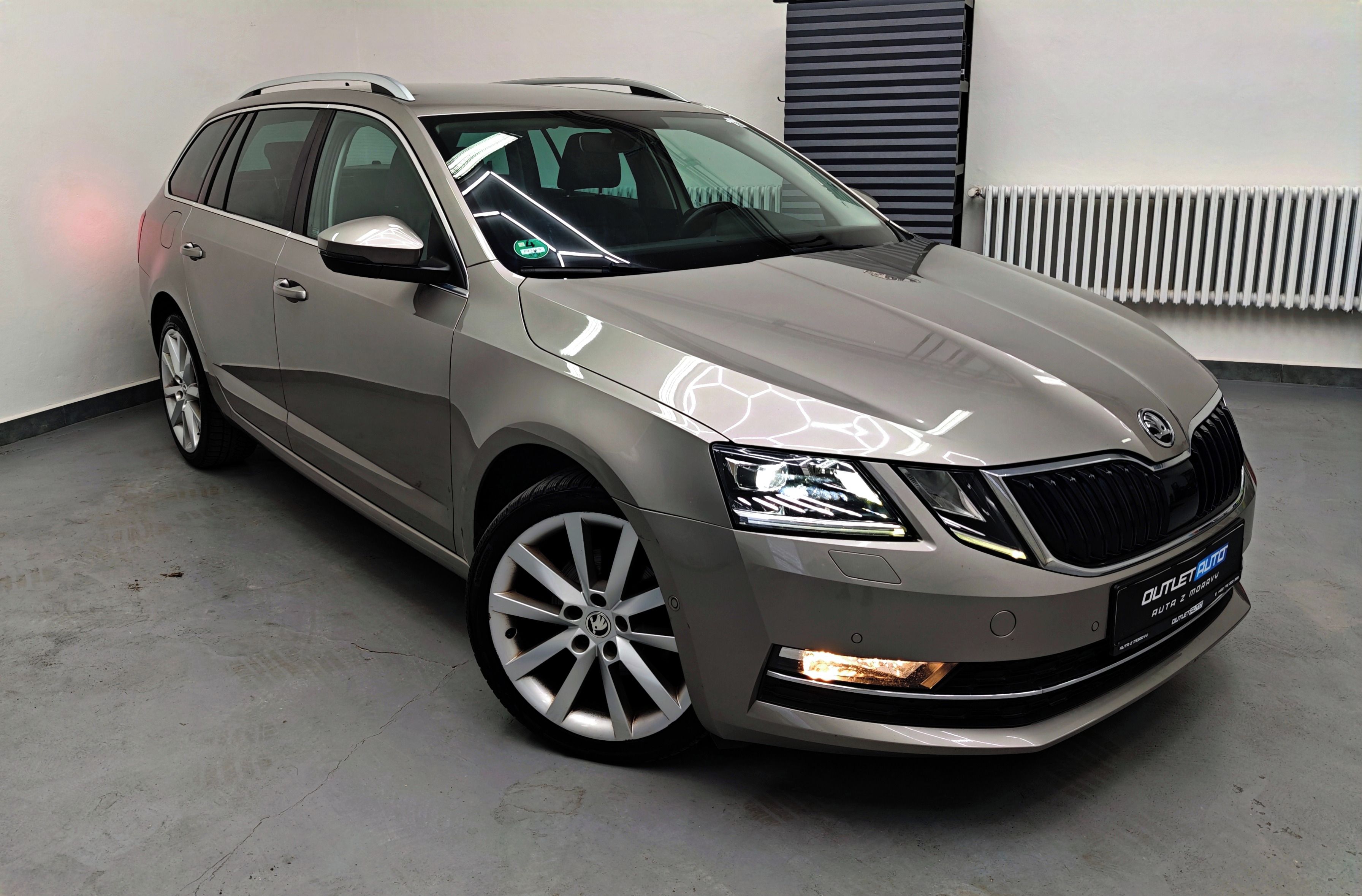 Škoda Octavia, 1.4 TSI 110KW,DSG.STYLE,DPH - fotka 3