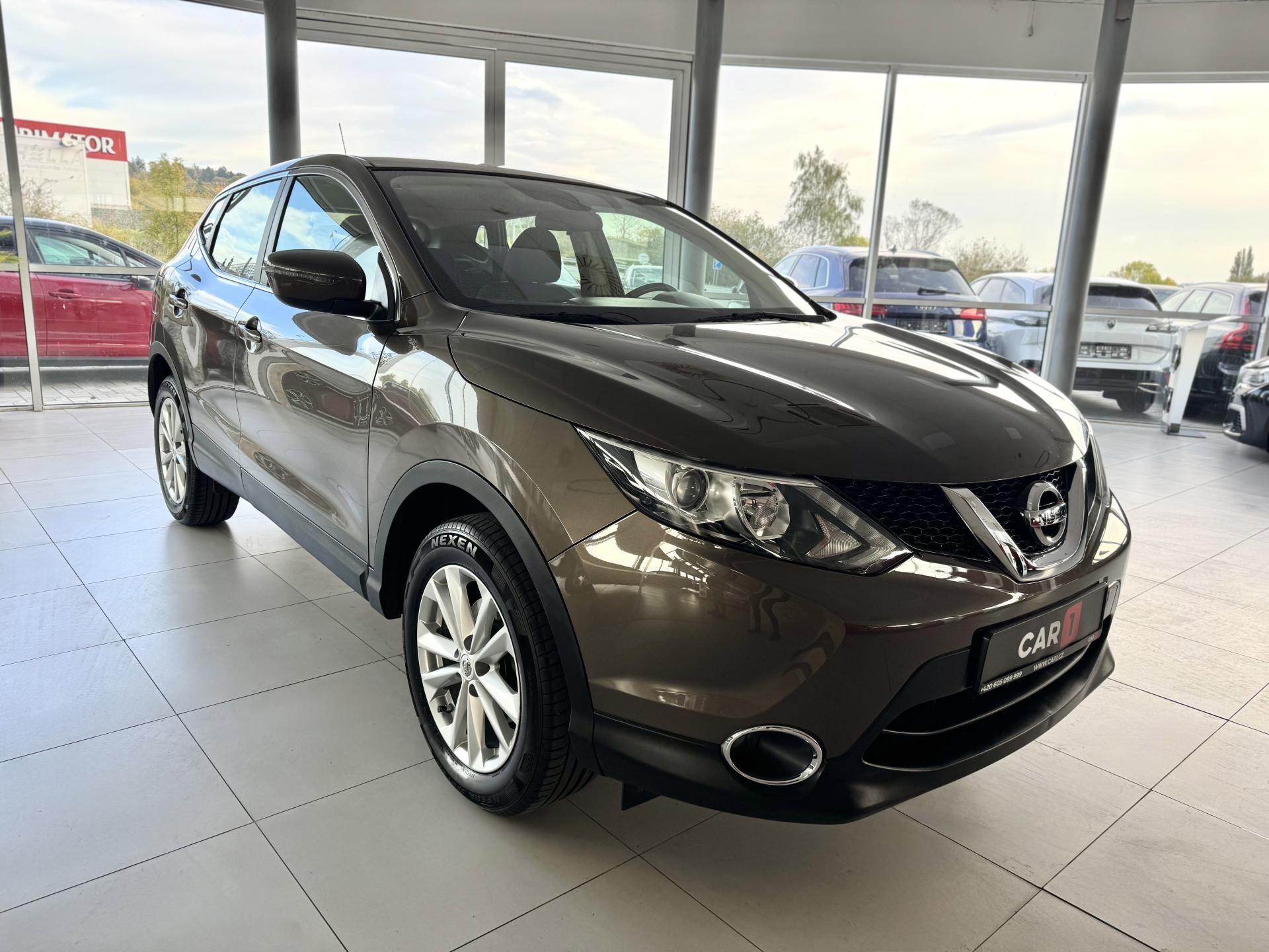 Nissan Qashqai, 1,2DIG-T*Navi*Kamera*Tažné*ČR - fotka 4