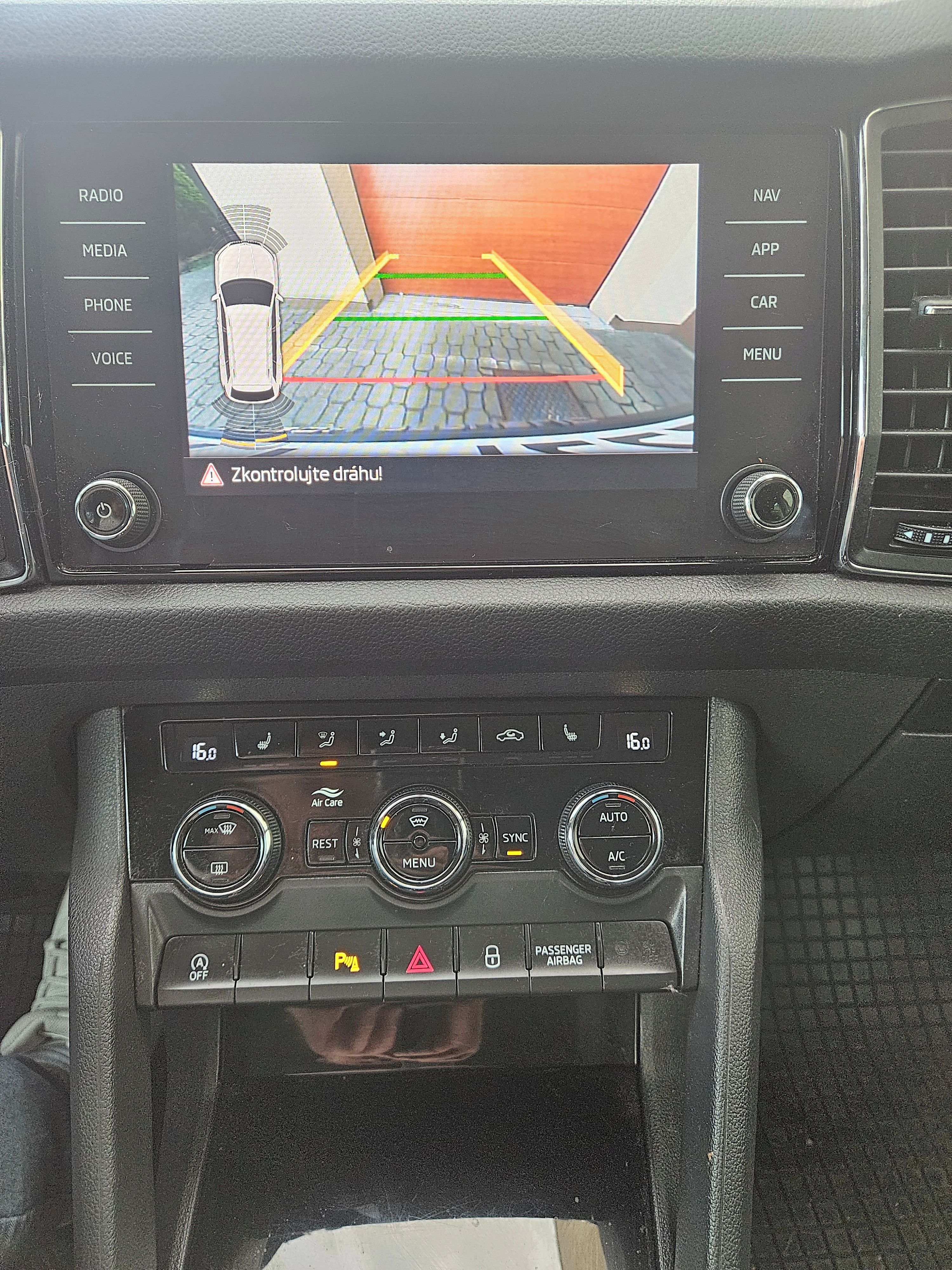 Škoda Kodiaq, 2.0TSI, 132kW, 4x4, DSG, ČR - fotka 6