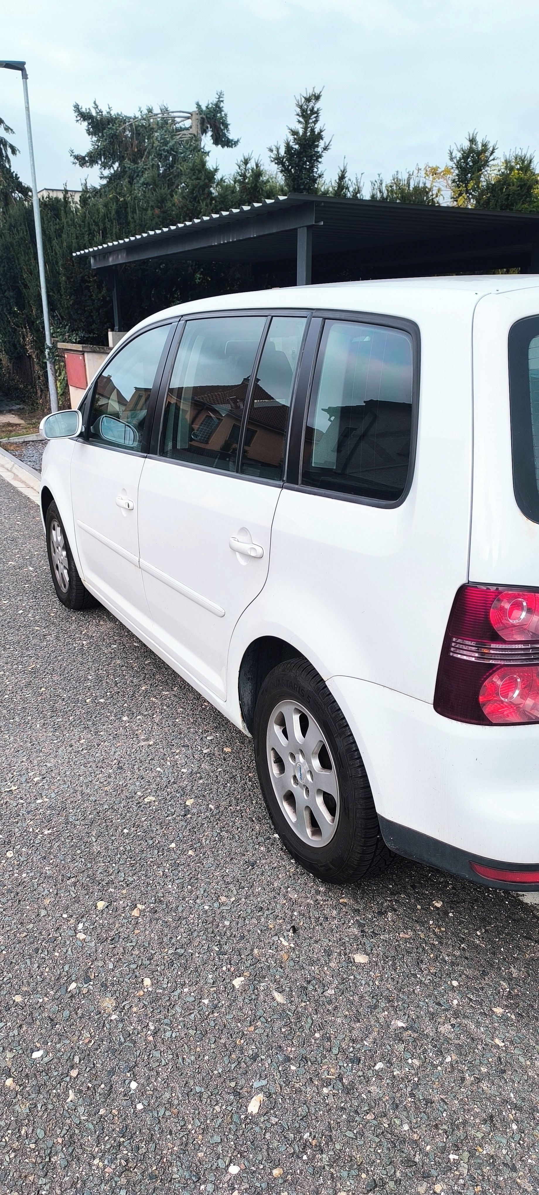 Volkswagen Touran - fotka 3