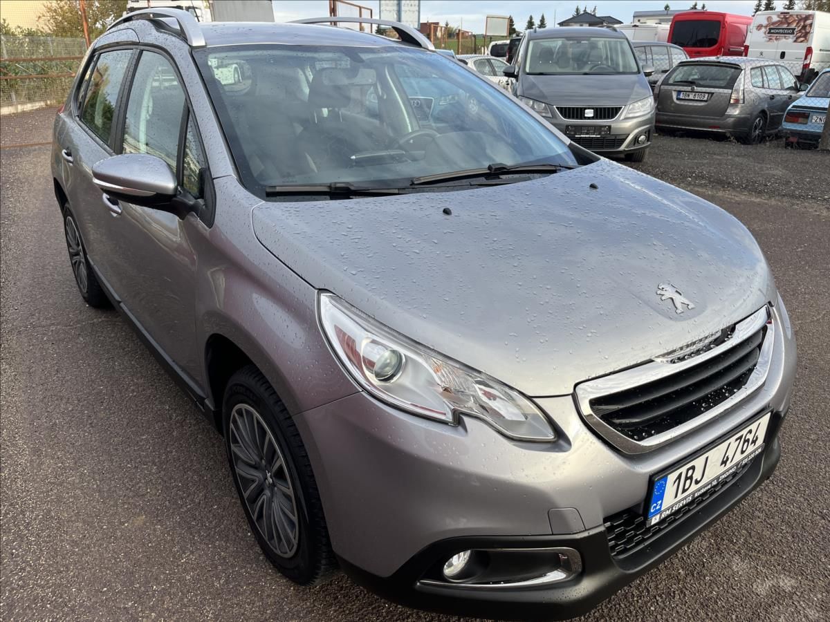 Peugeot 2008, 1,2 PureTech 81KW 1.MAJITEL ČR - fotka 3