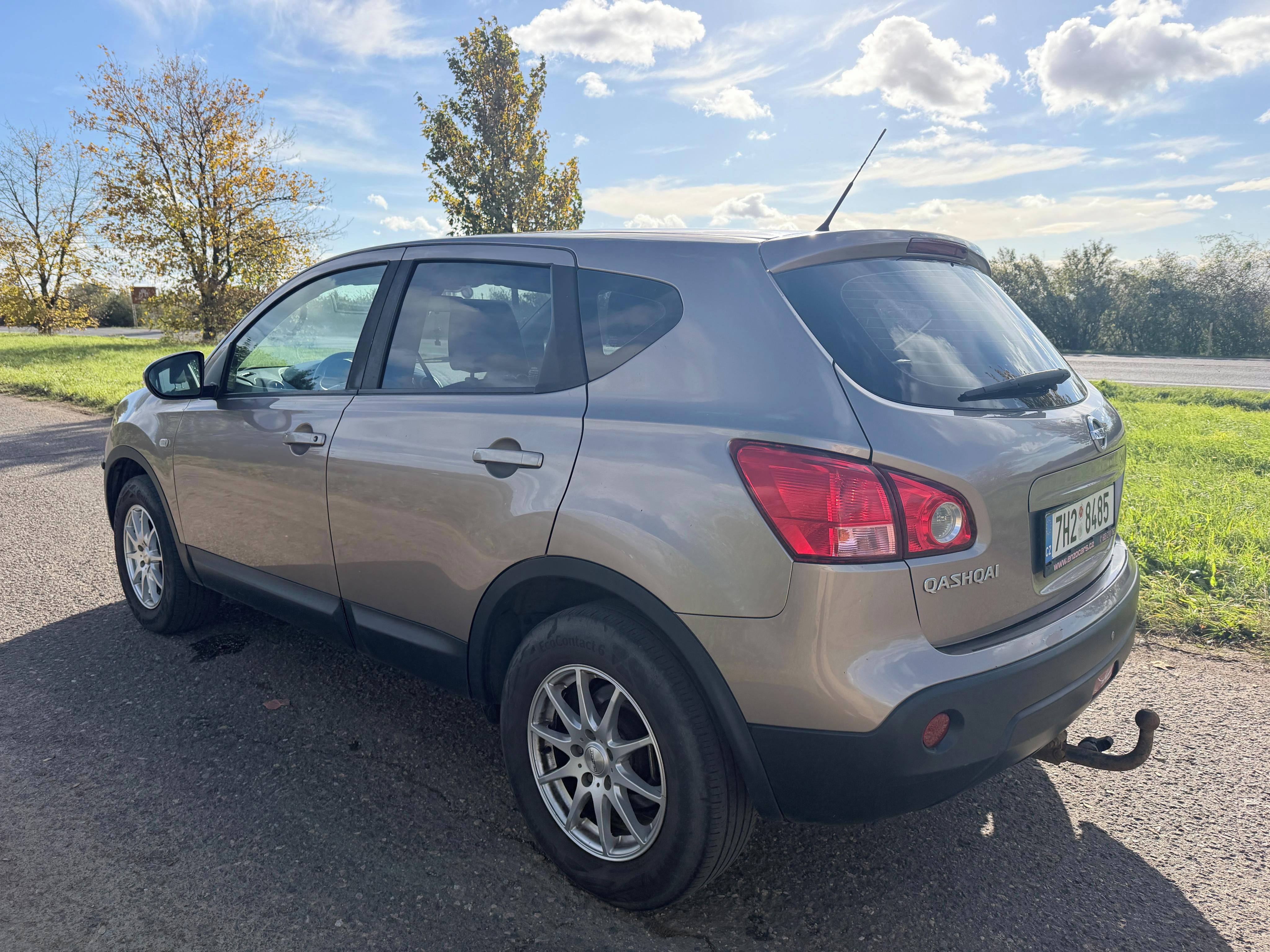 Nissan Qashqai, Nissan Qashqai 2,0 i, 4x4 - fotka 2