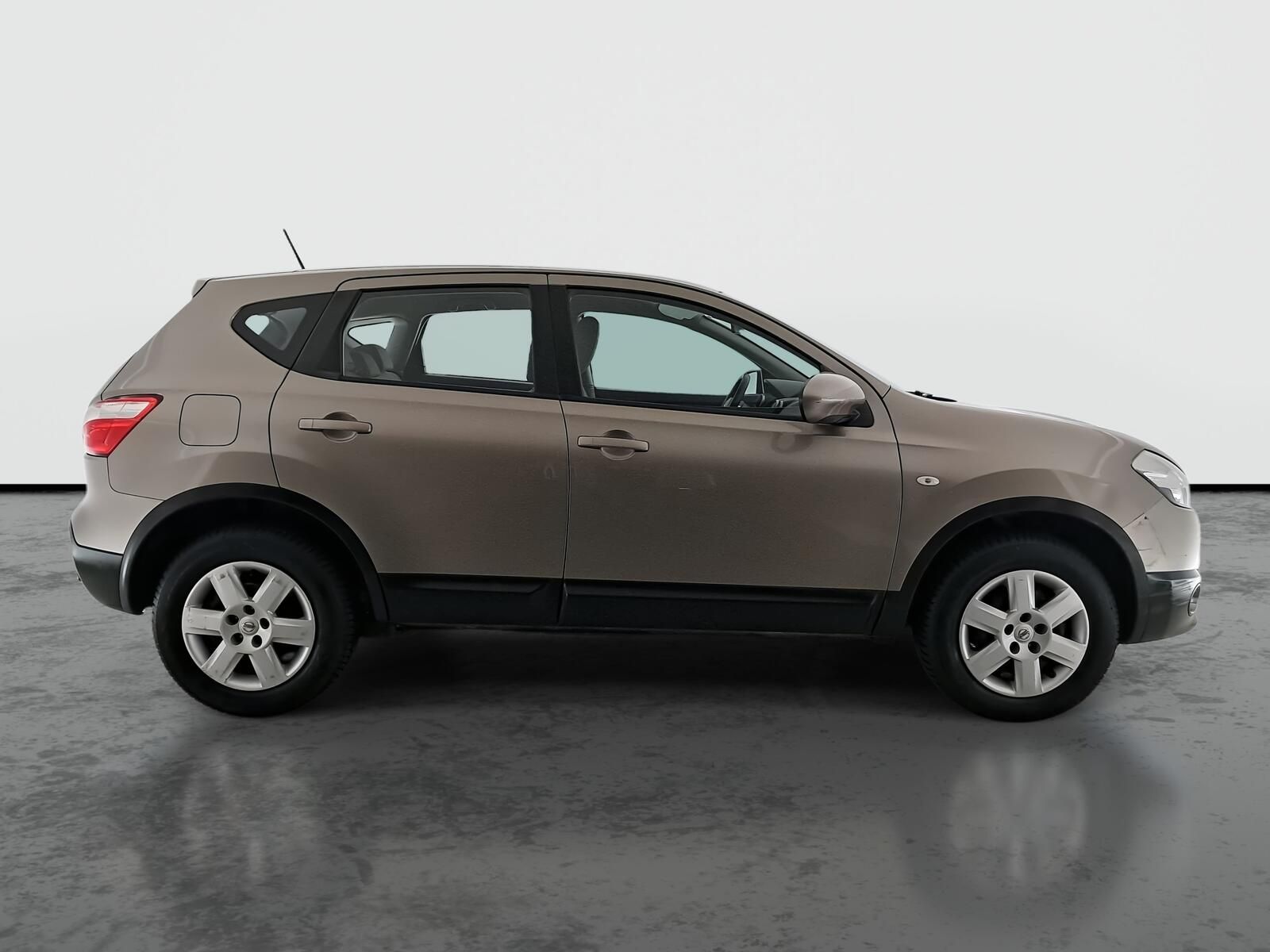 Nissan Qashqai, 2.0, Acenta, Automat, ČR,1.maj - fotka 6
