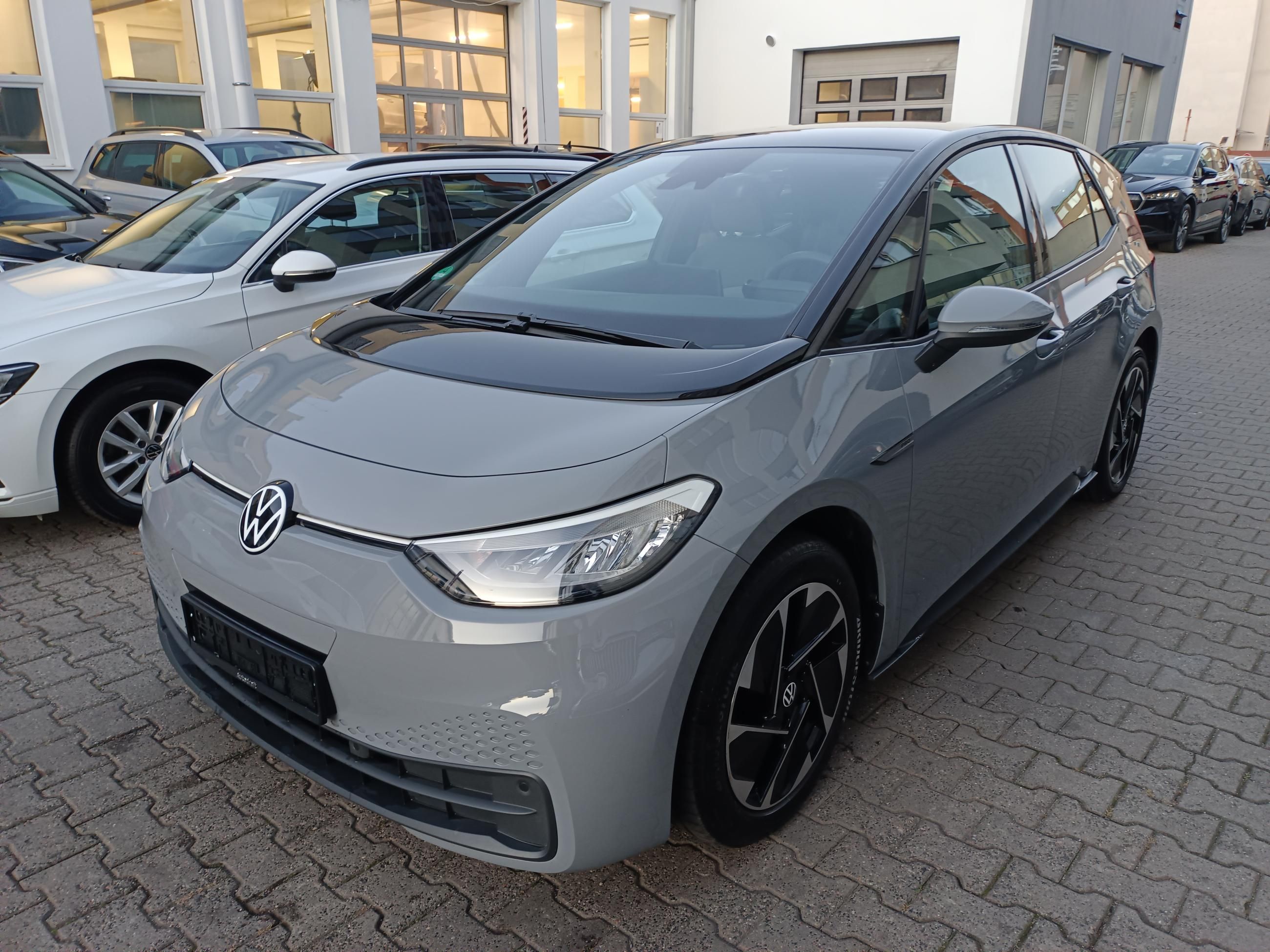 Volkswagen ID.3, Pro 107kW 62 kWh / 2 sady kol - fotka 4