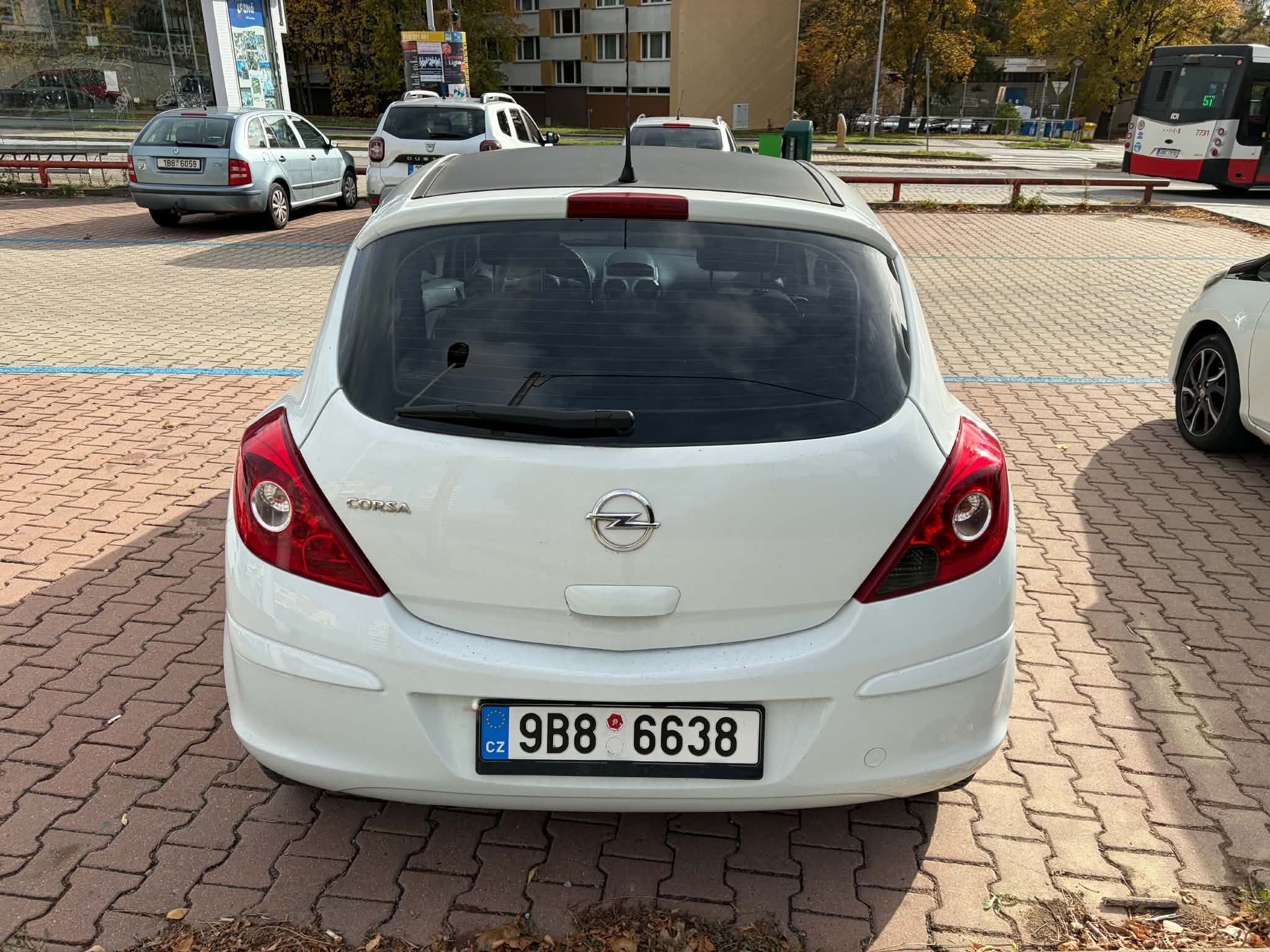 Opel Corsa, 1.2 63 kW, KLIMA, TEMPOMAT - fotka 6