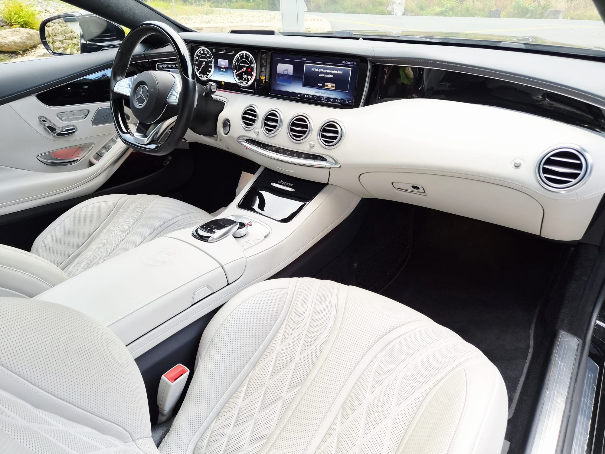 Mercedes-Benz Třídy S, Mercedes-Benz S63 AMG Coupe - fotka 6