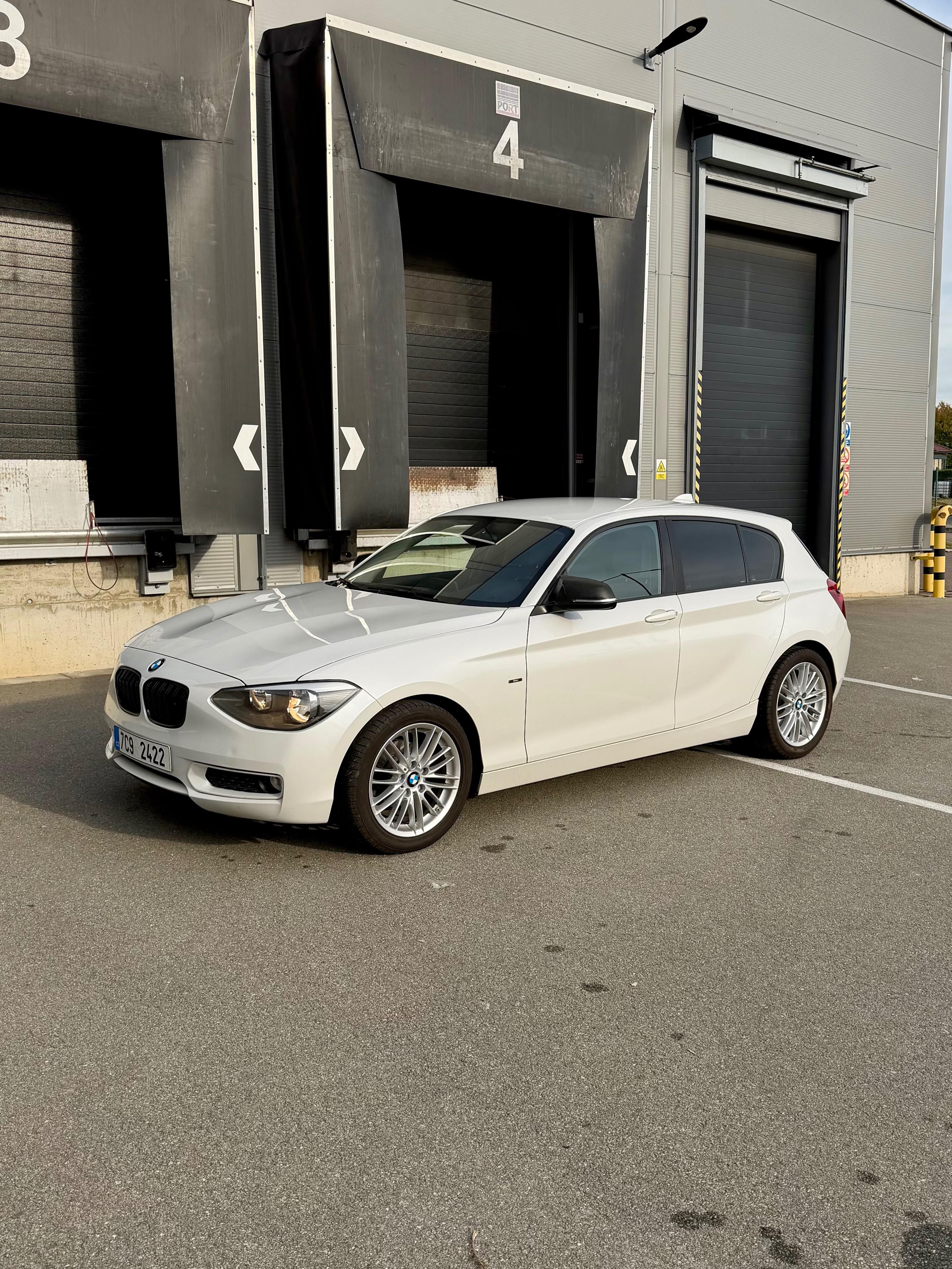 BMW Řada 1, 116i - fotka 6