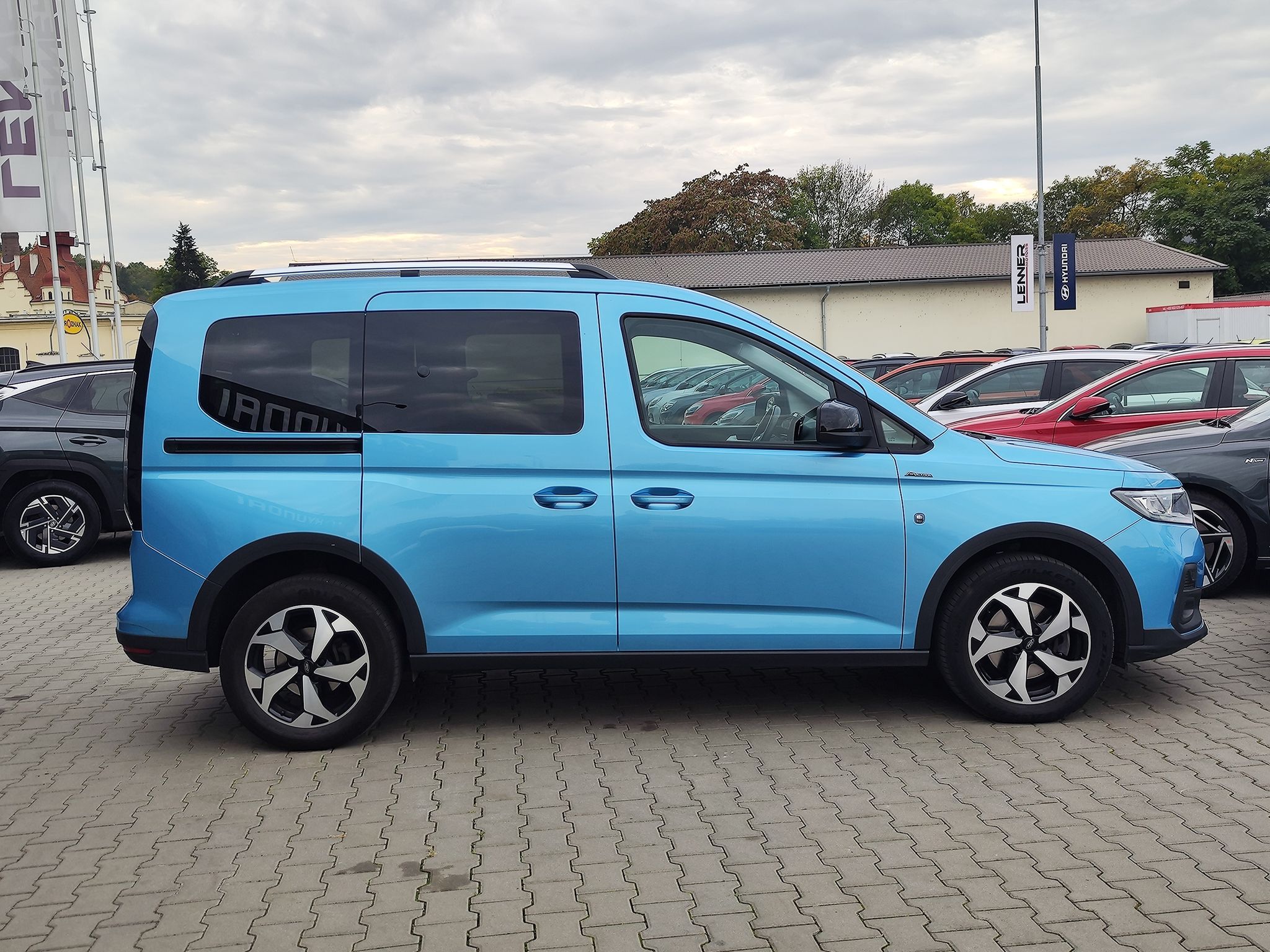 Ford Tourneo Connect, 2.0 EcoBlue/90kW Active AT - fotka 4