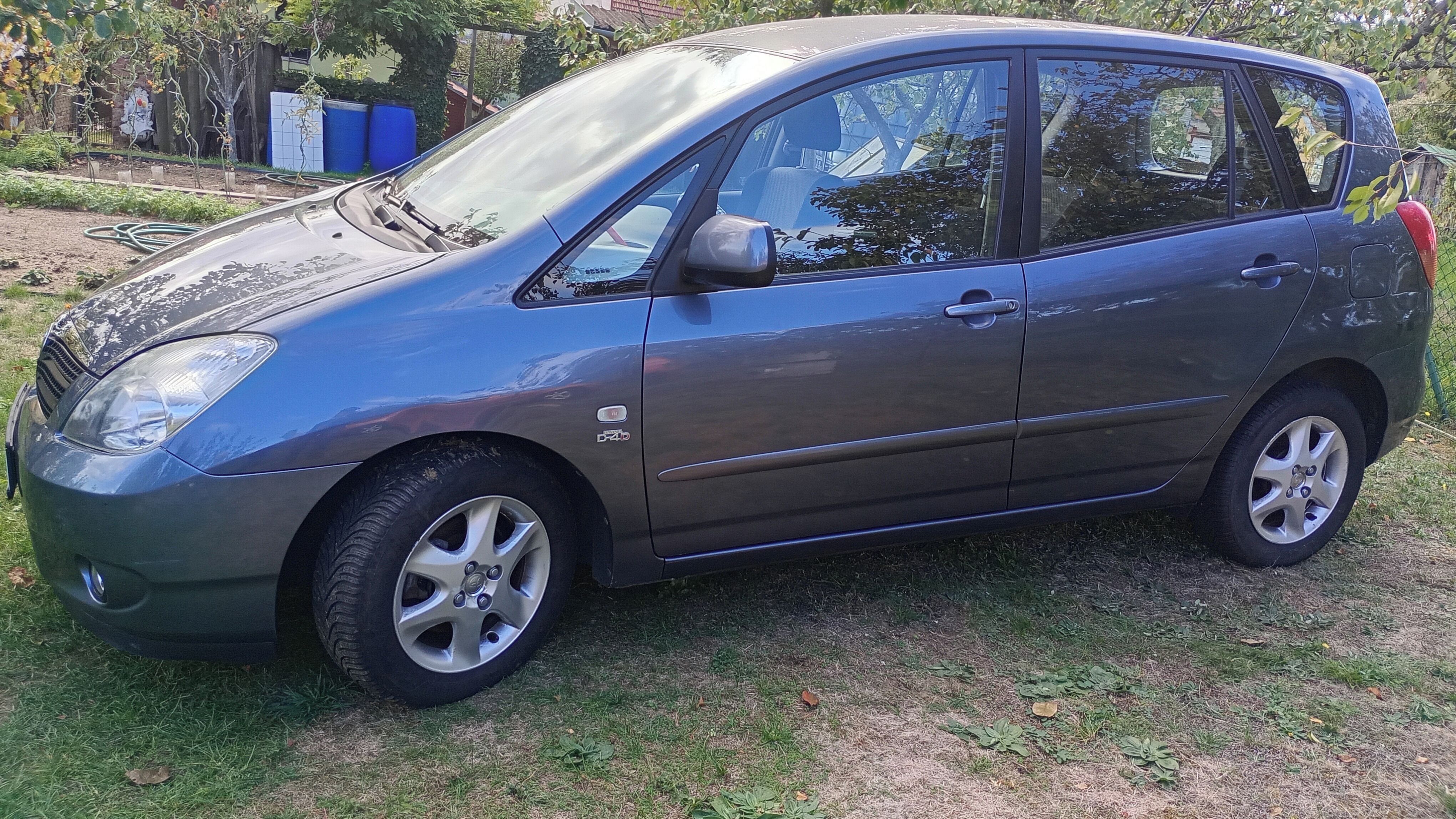 Toyota Corolla Verso, praktické a bez koroze - fotka 6