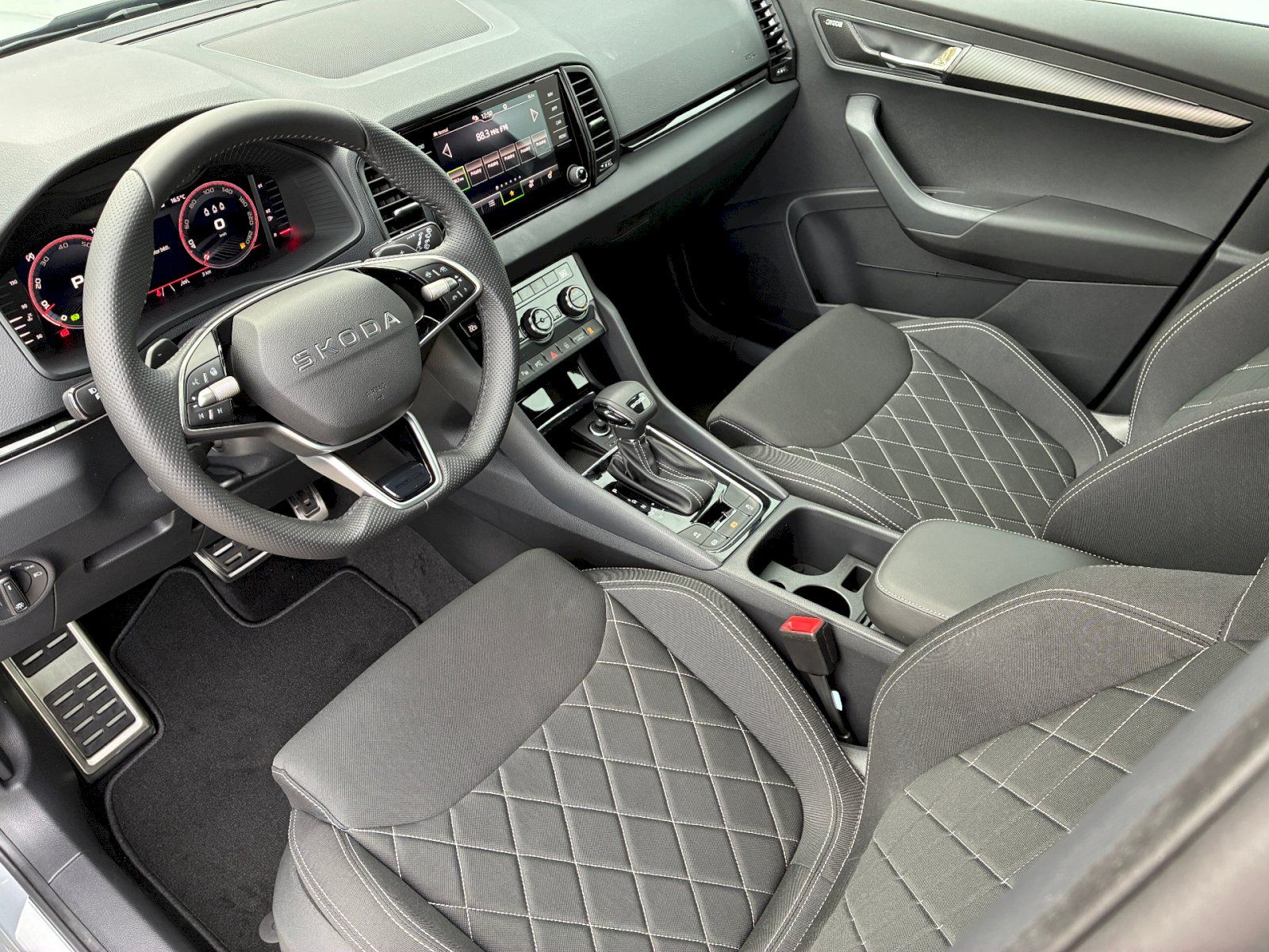 Škoda Karoq, 1,5 TSI / 110 kW Sportline DSG - fotka 5