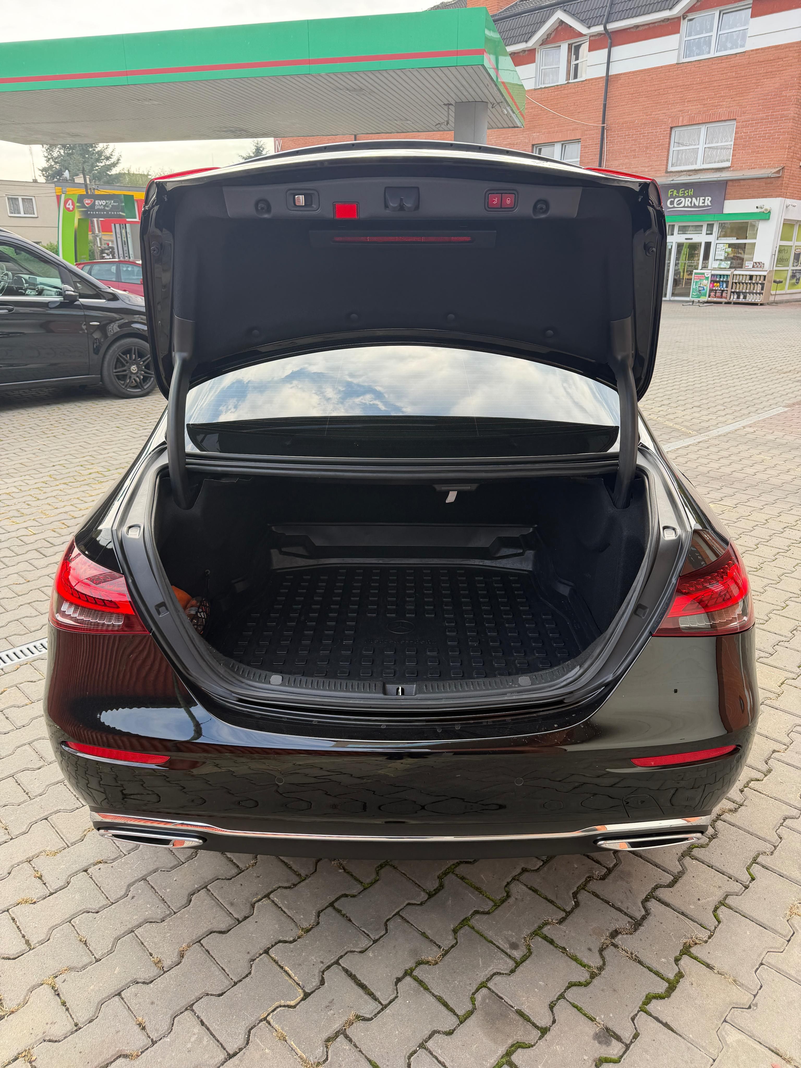 Mercedes-Benz Třídy E, E300d 4MATIC 195KW - fotka 6