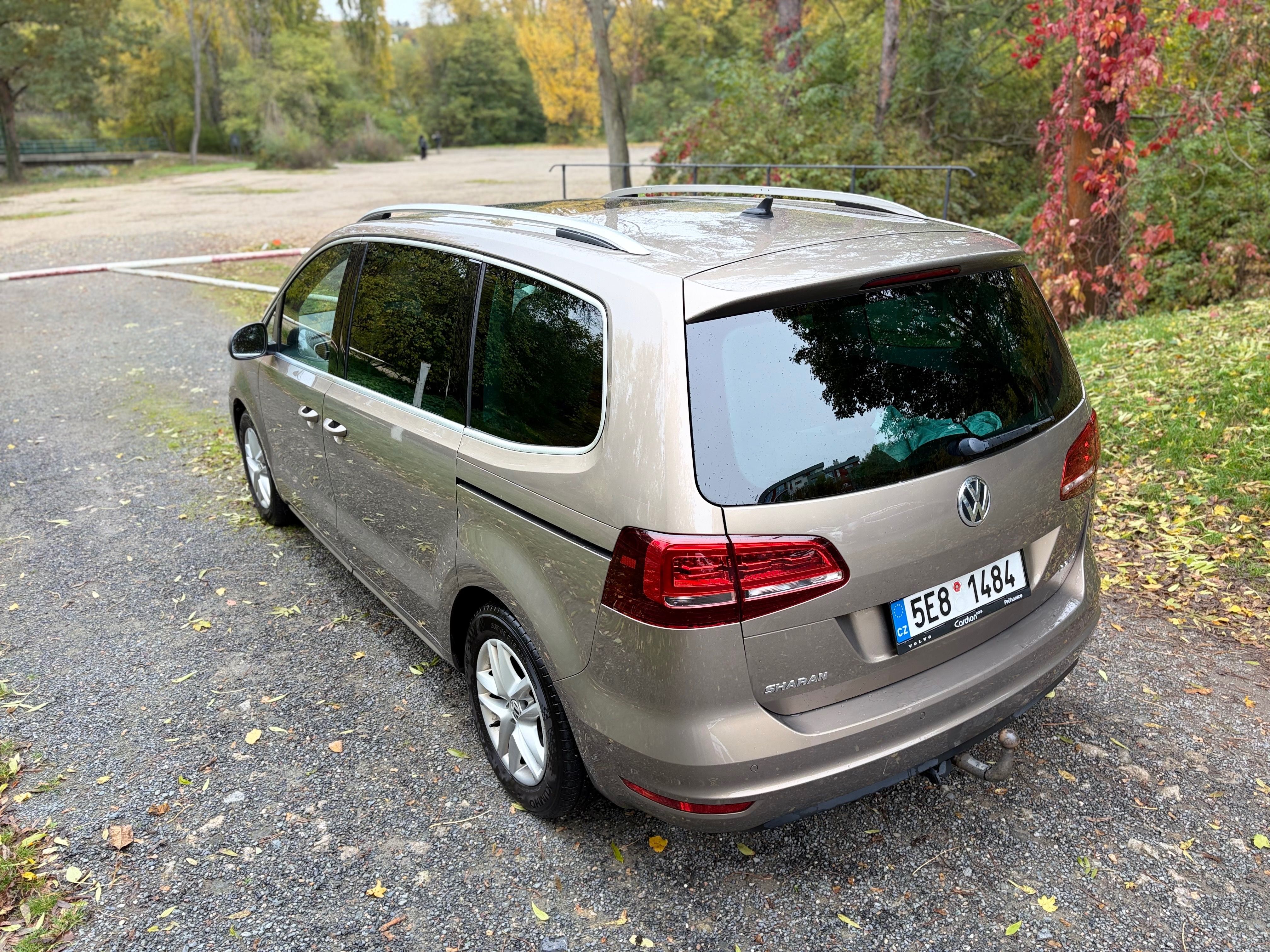 Volkswagen Sharan, 2.0TDI, DSG, 7míst, max výbava - fotka 4