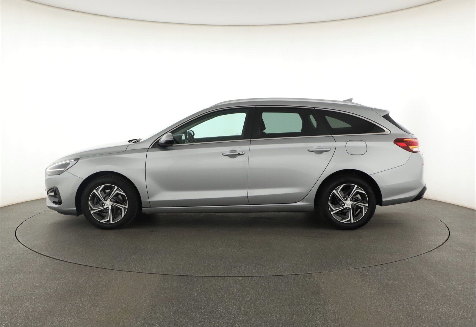 Hyundai i30, 1.0 T-GDI, Smart, ČR,1.maj - fotka 3