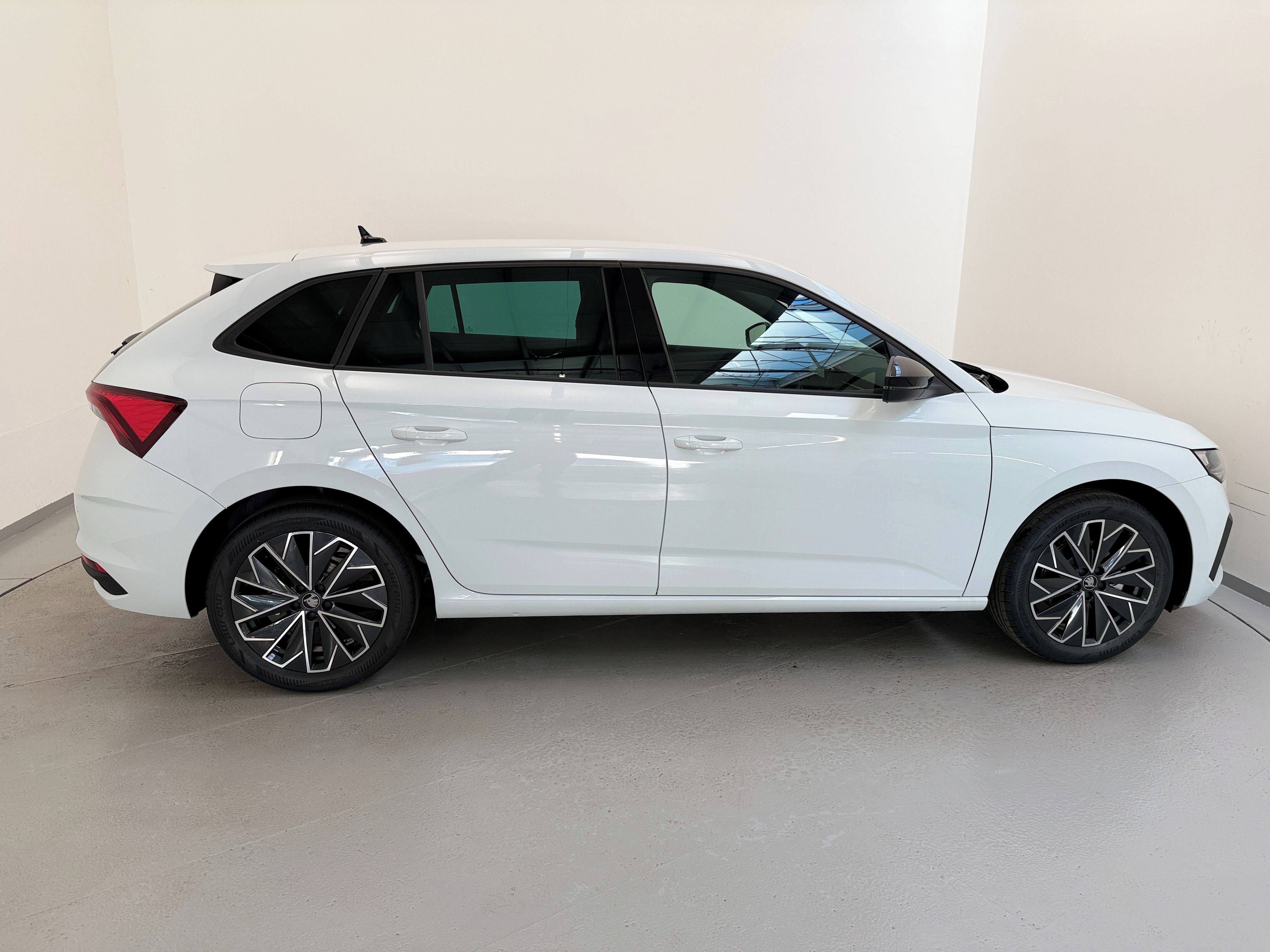 Škoda Scala, Dynamic 1,0 TSI 85 kW 7DSG - fotka 6