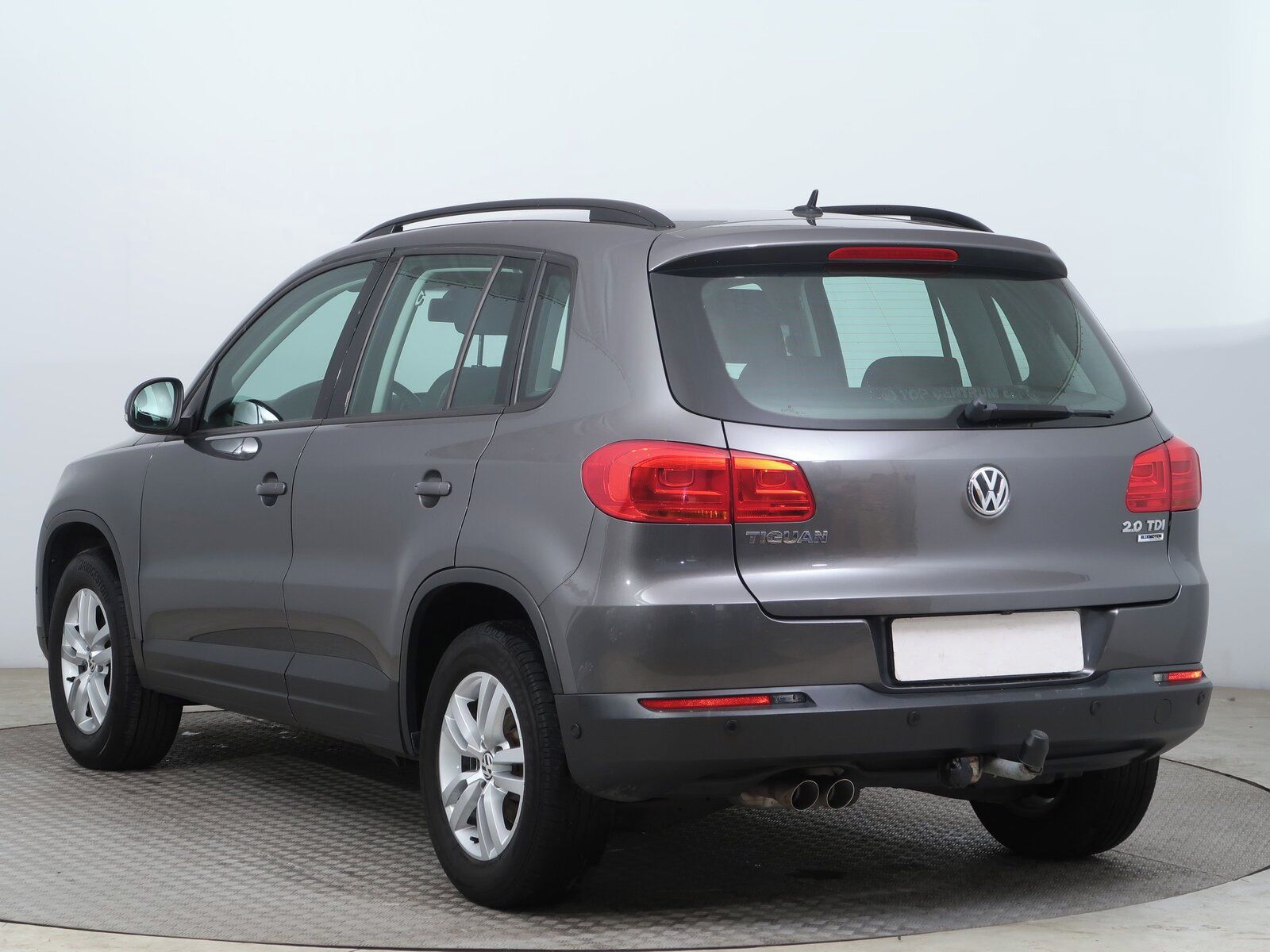 Volkswagen Tiguan, 2.0 TDI, Comfortline, ČR,1.maj - fotka 4