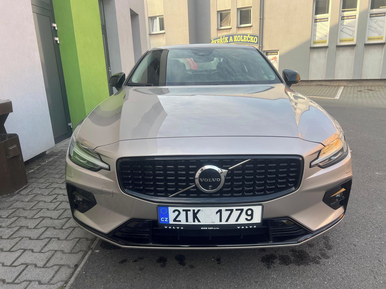 Volvo S60, Volvo S60 B5 AWD Ultimate Dark