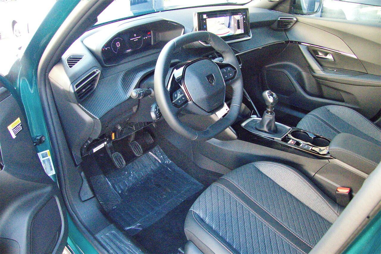 Peugeot 2008, ALLURE Turbo 100 MAN6 + ZIMNÍ - fotka 4