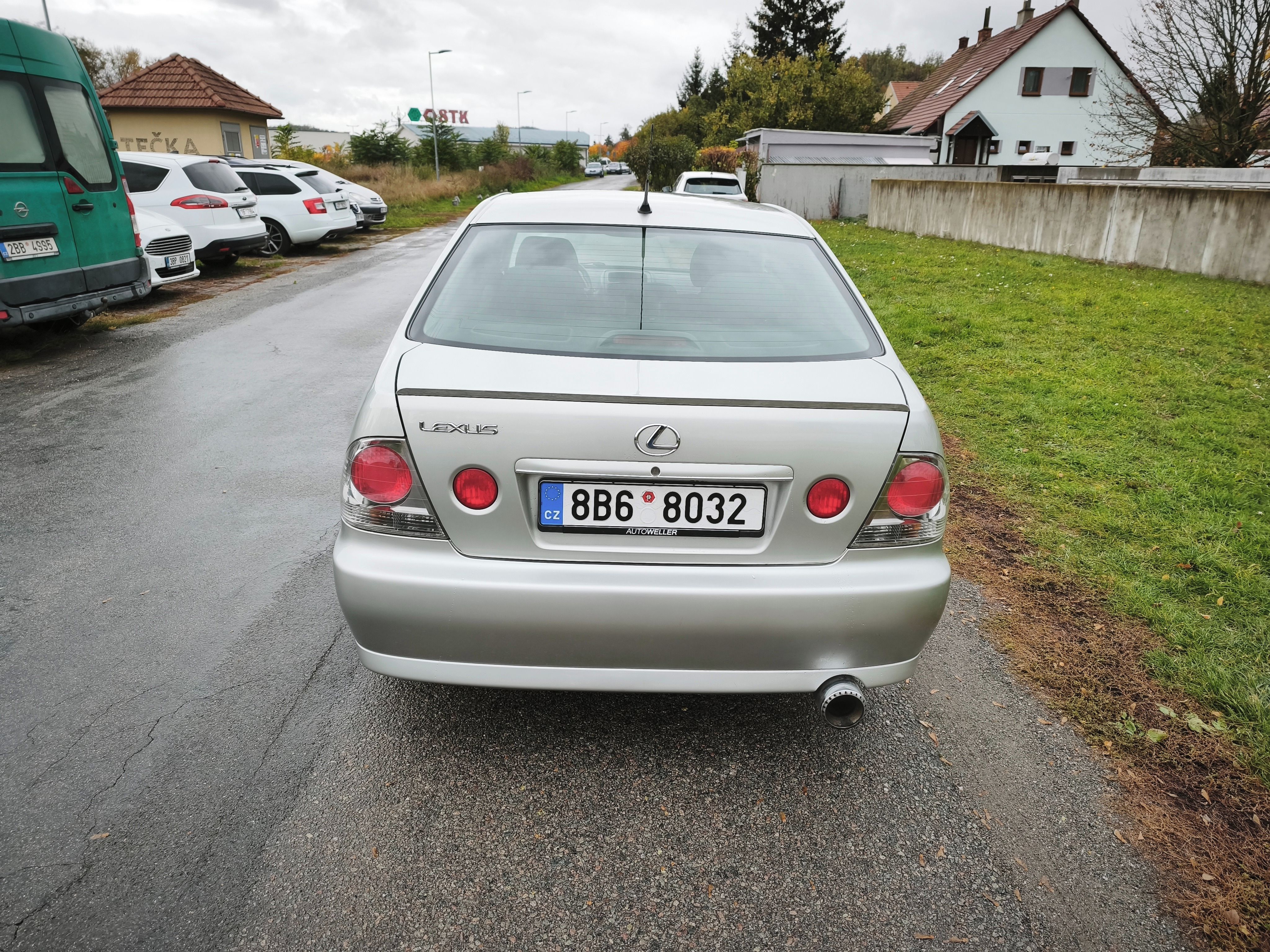 Lexus IS, 200 - 114 kW-najeto 135000 km - fotka 5