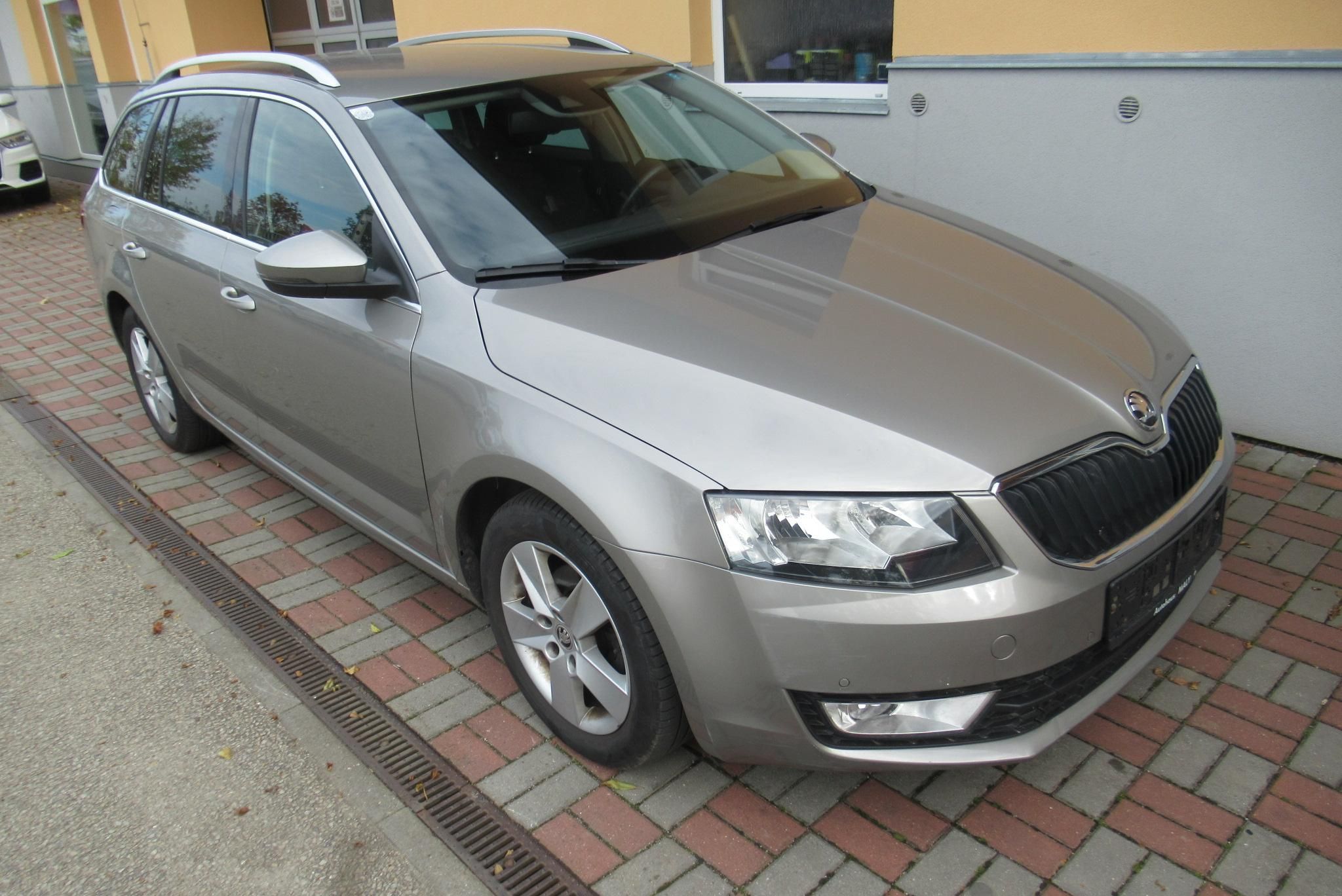 Škoda Octavia, 1.6 TDi 4x4 AUT. KLIMA TAŽNÉ