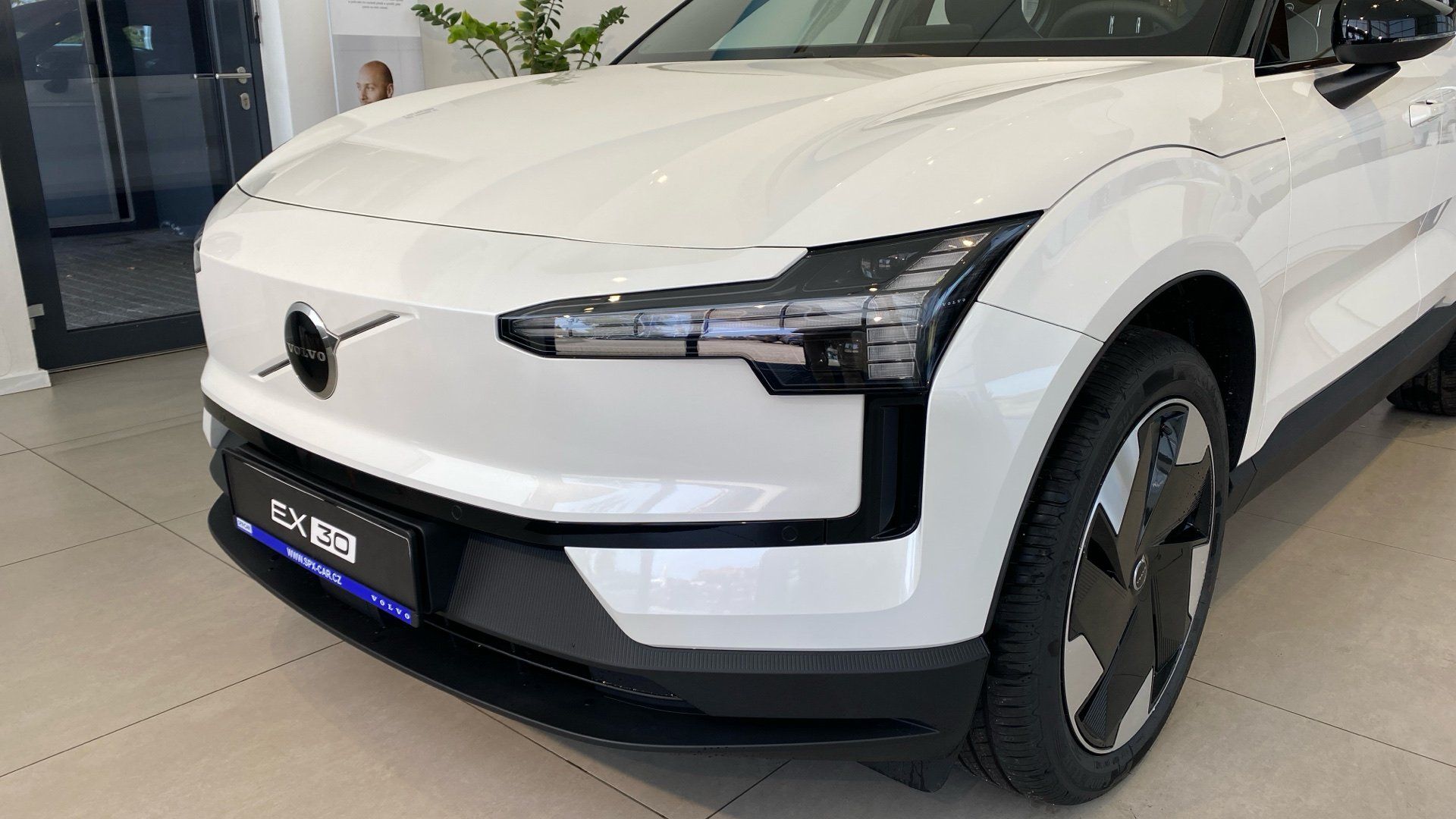 Volvo EX30, PLUS, P5 LONG RANGE electric, - fotka 4