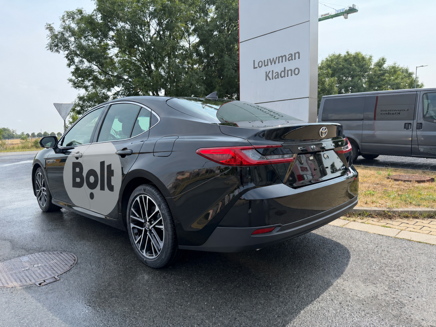 Toyota Camry, 2.5 HEV Executive - fotka 3