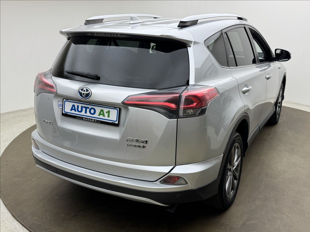 Toyota Rav4, 2,5 114kW HYBRID LED KŮŽE 360° - fotka 4