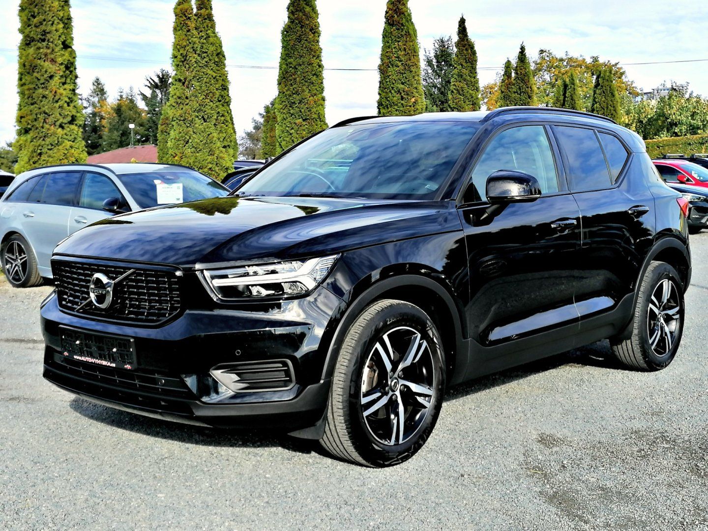Volvo XC40, 1.5 T3 R-DESIGN Aut. - fotka 2