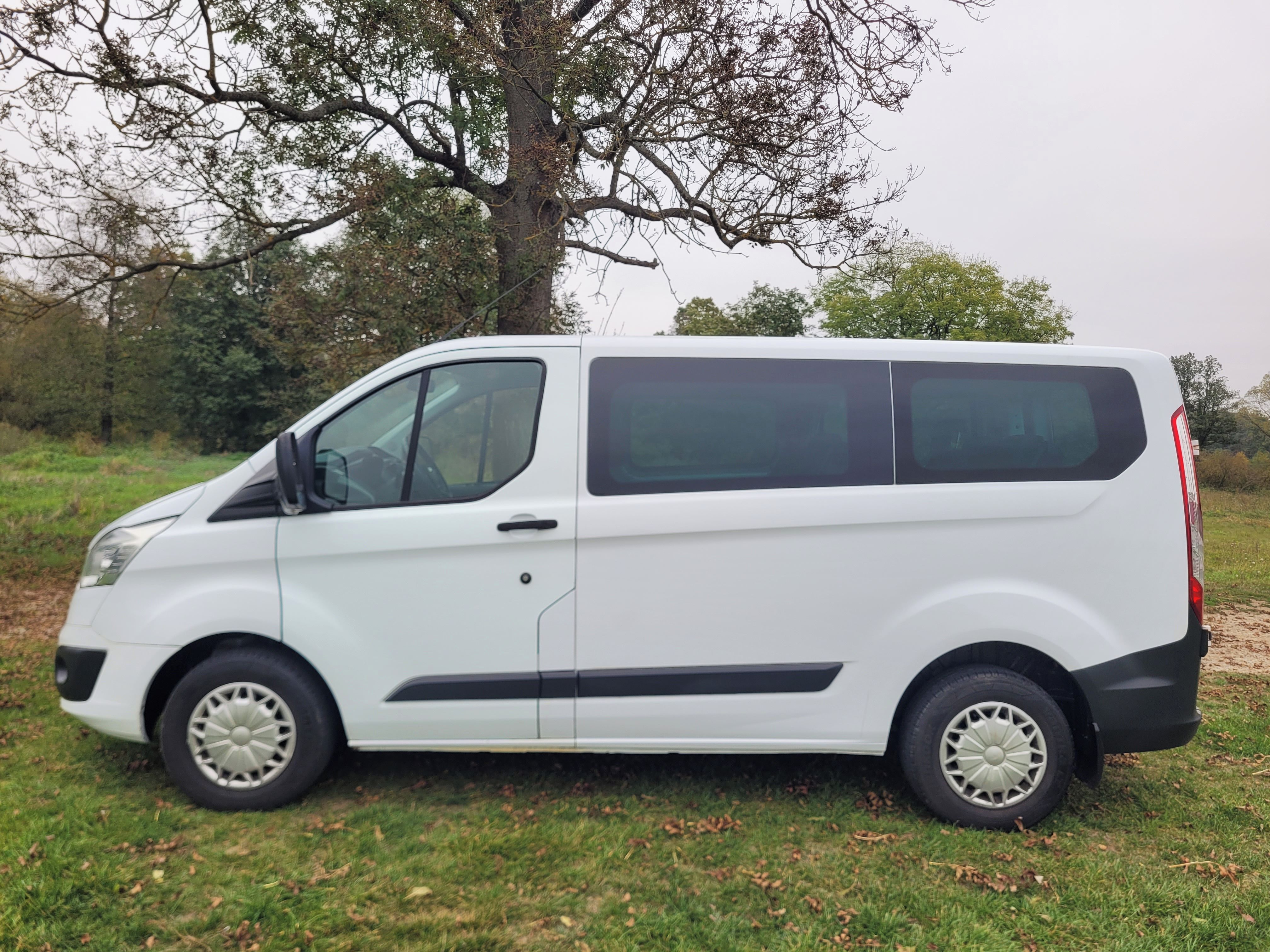 Ford Transit Custom, 2,2 TDCi Minibus 106.310km - fotka 2