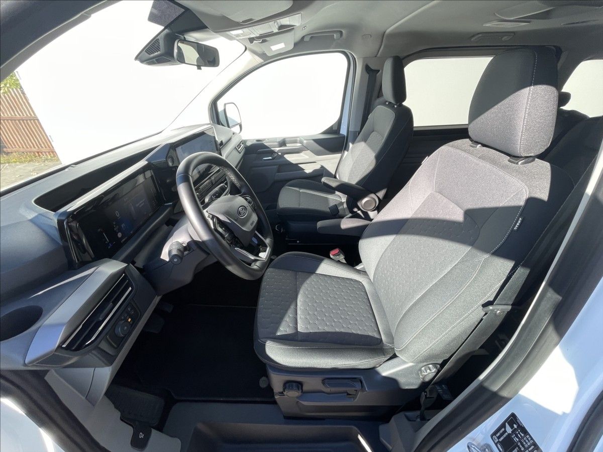 Ford Tourneo Custom, 2,0 EcoBlue AWD A8 L2 Titanium - fotka 4