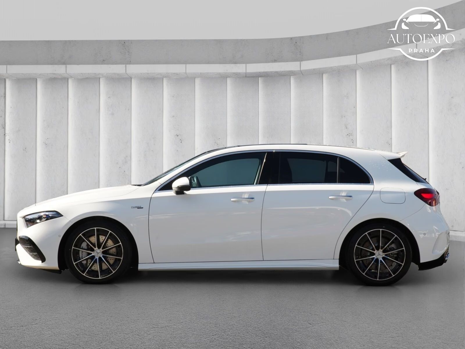 Mercedes-Benz Třídy A, 35 AMG 4MATIC Premium+*Webasto - fotka 3