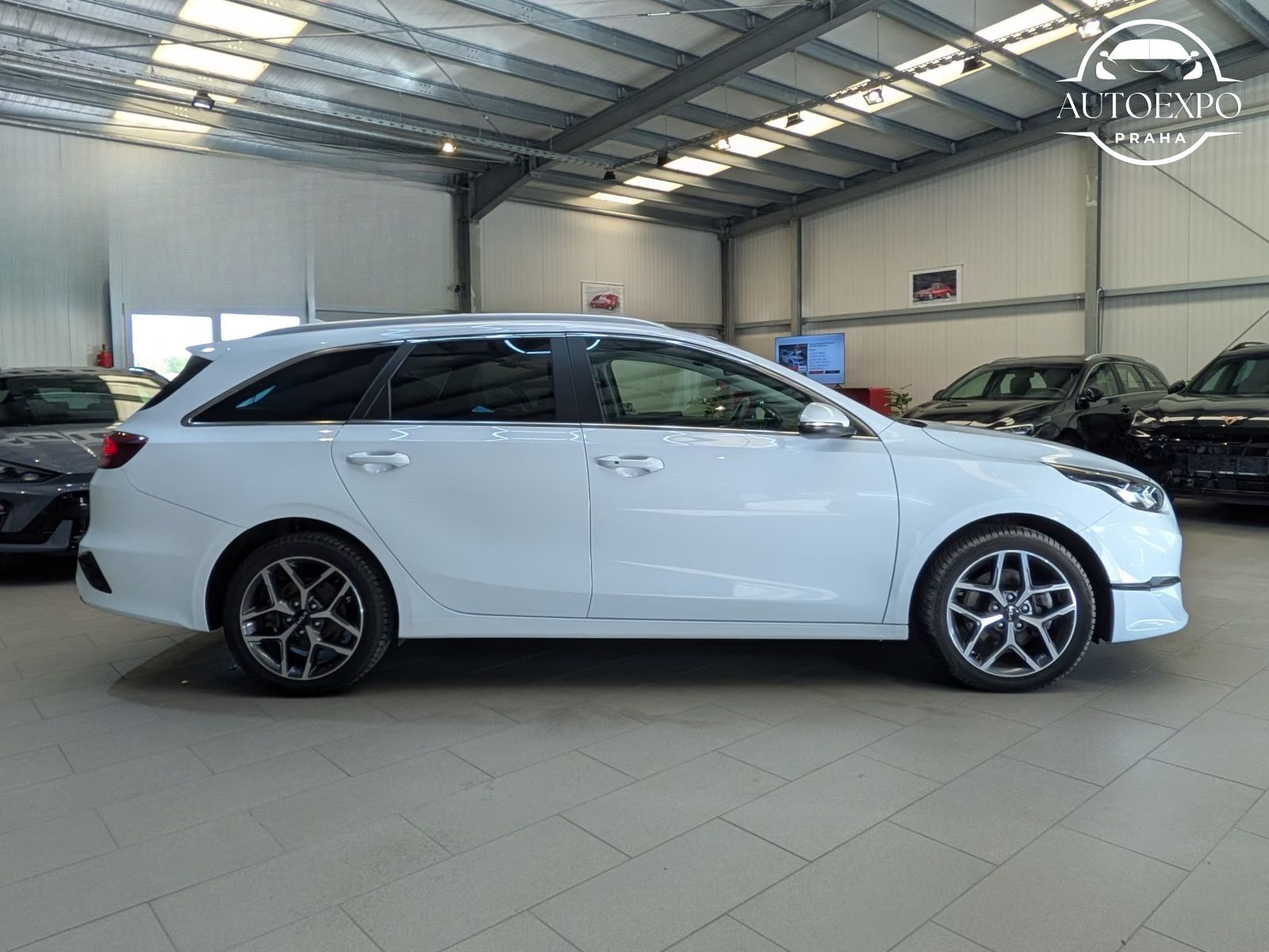 Kia Cee´d, SW 1.5 DCT Ultimate*LED*KAMERA - fotka 4