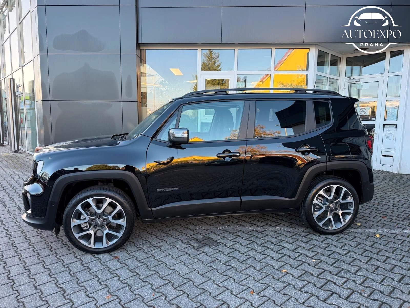 Jeep Renegade, PHEV + S 4xe - fotka 5