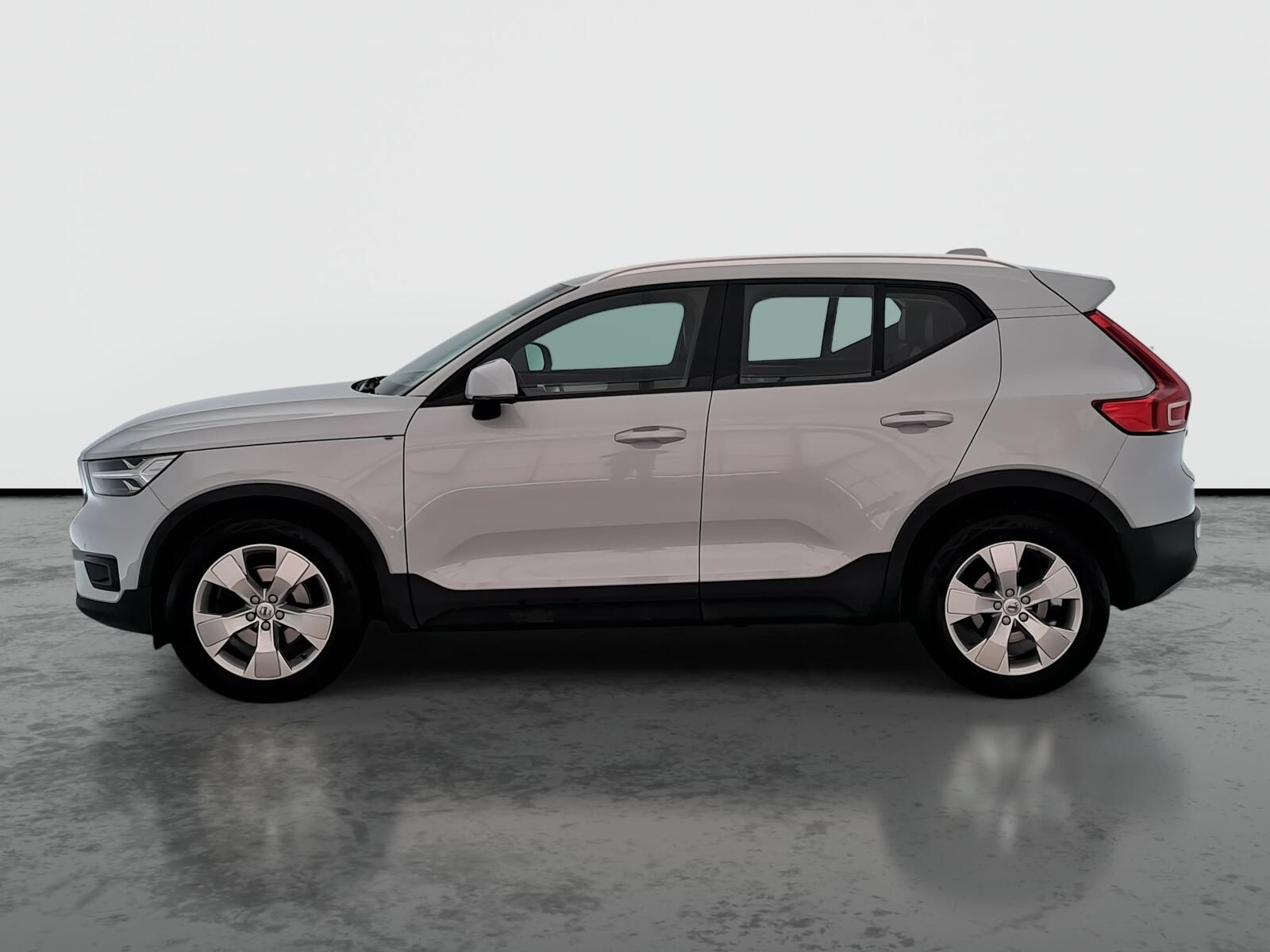 Volvo XC40, D3 AWD, Momentum, 4X4 - fotka 3