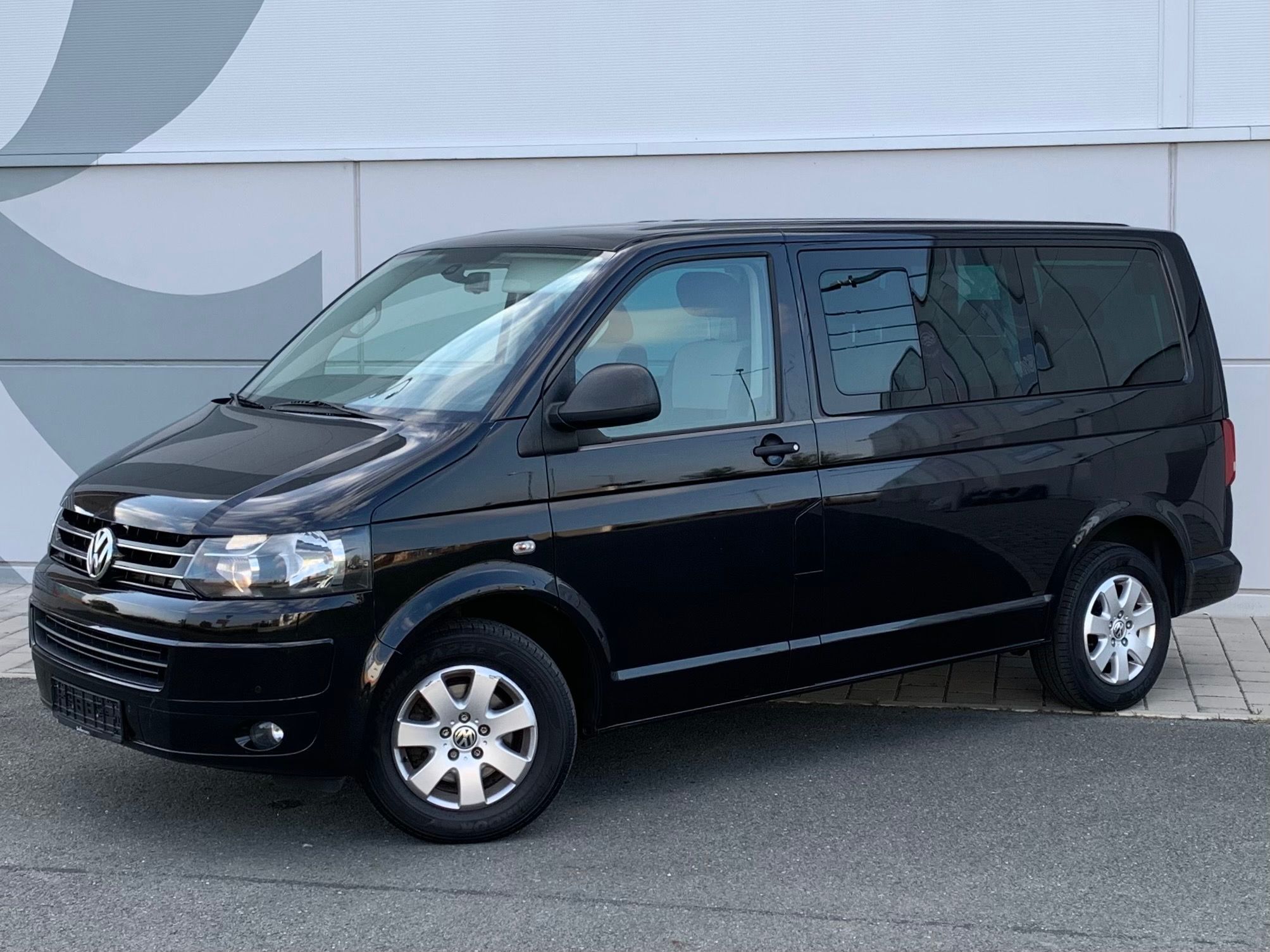 Volkswagen Multivan, 1.maj, bez koroze, WEBASTO - fotka 2