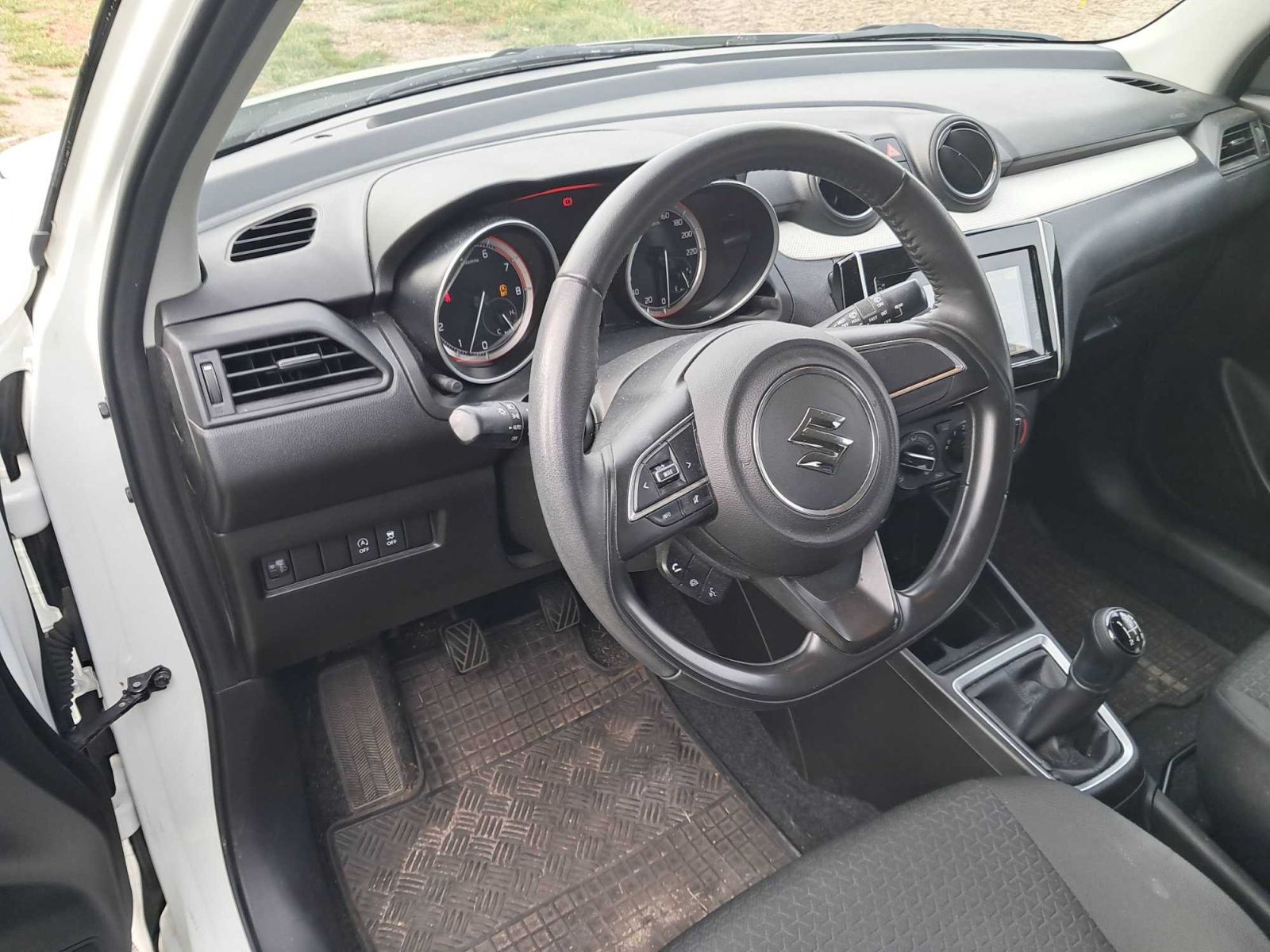 Suzuki Swift, 1.2 SHVS, ČR,1.maj, Serv.kniha - fotka 3
