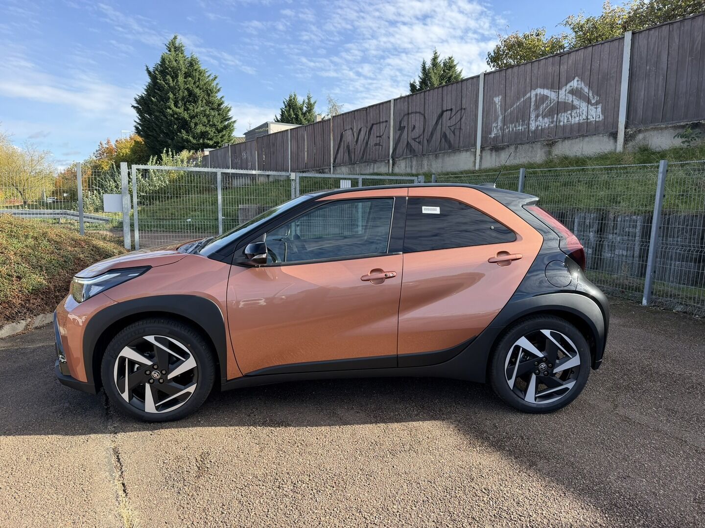 Toyota Aygo, 1.5. Hybrid Executive - akční - fotka 6