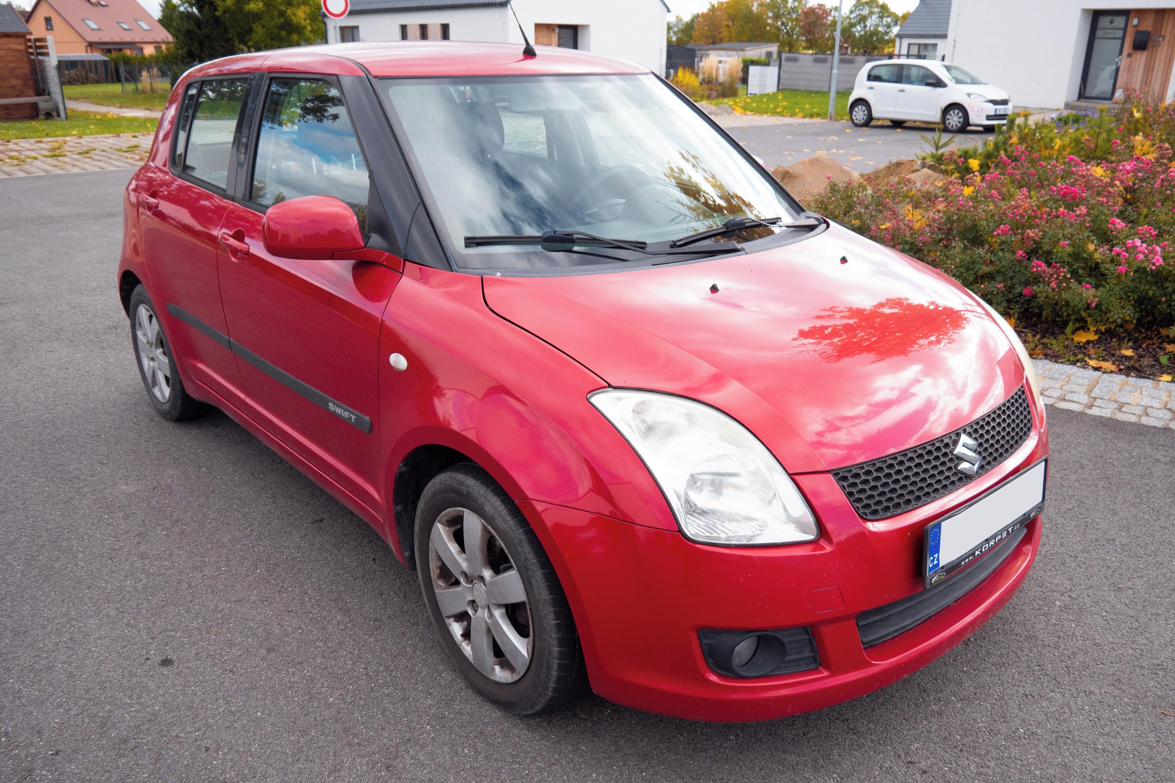 Suzuki Swift, 1.3i 67kW, klima - fotka 2