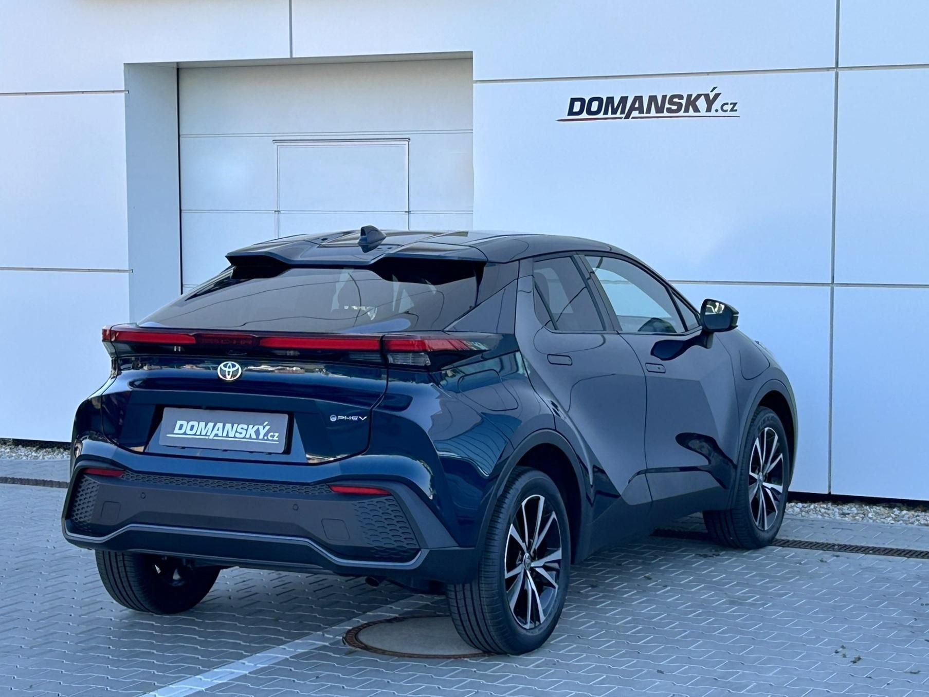 Toyota C-HR, PHEV Cross Style 2,0 132kW - fotka 4