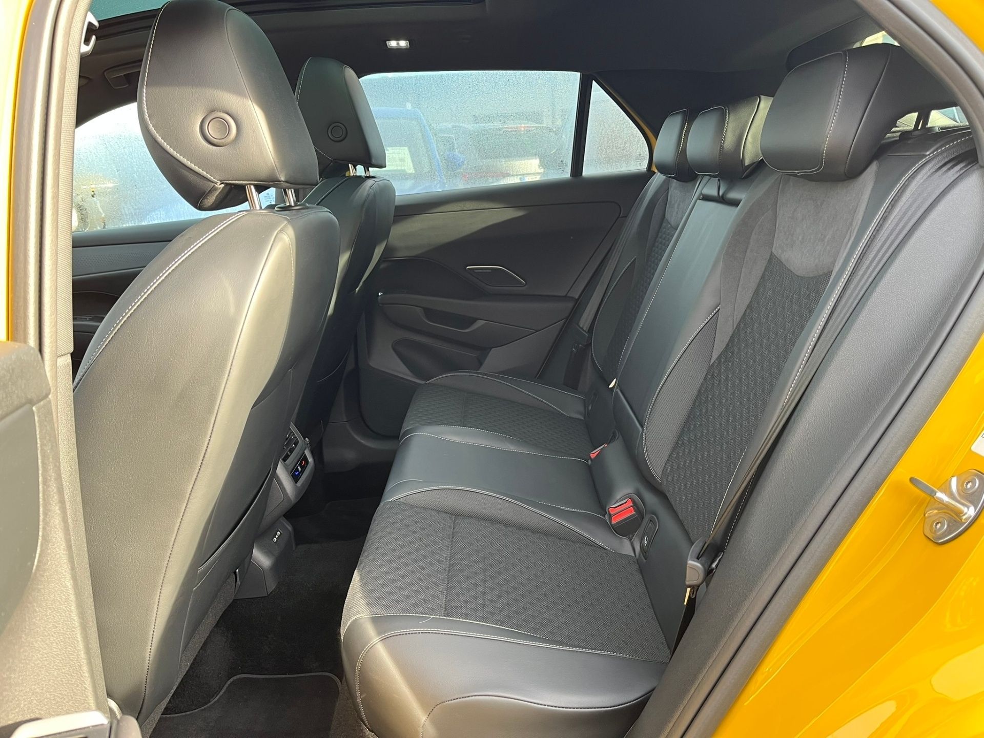 Volkswagen T-Roc, 1.5eTSI R-Line 110kW DSG7 - fotka 6