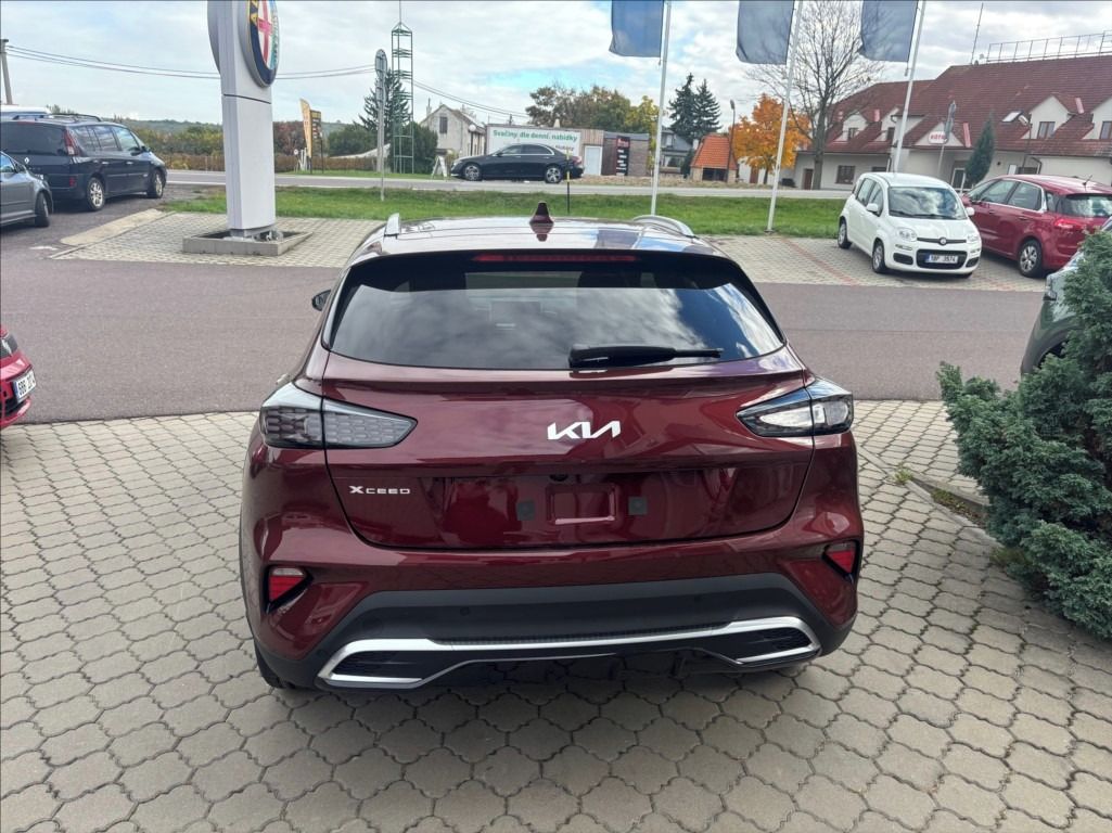 Kia XCee´d, Steel Edition 1,6 T-GDi 7DCT - fotka 3