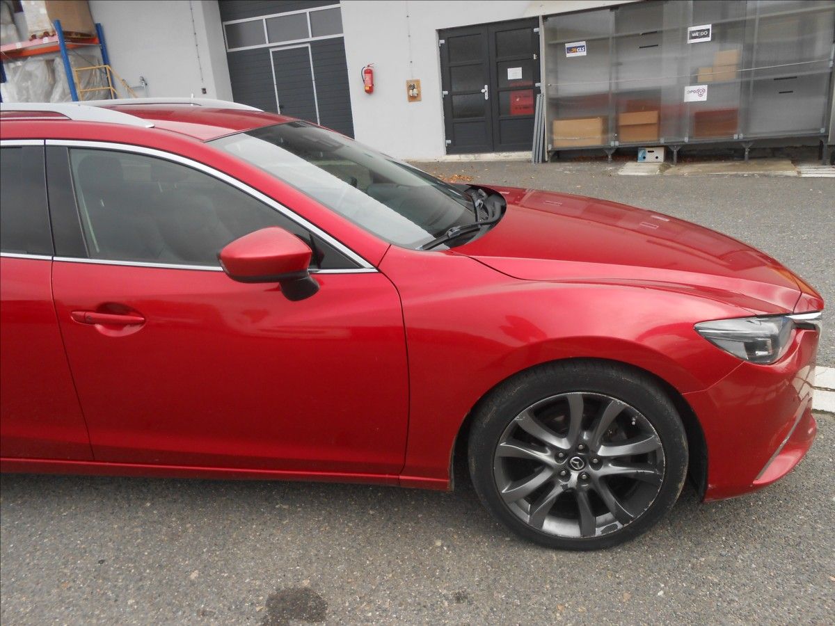 Mazda 6, 2,2 L Skyactive 129Kw AWD - fotka 4
