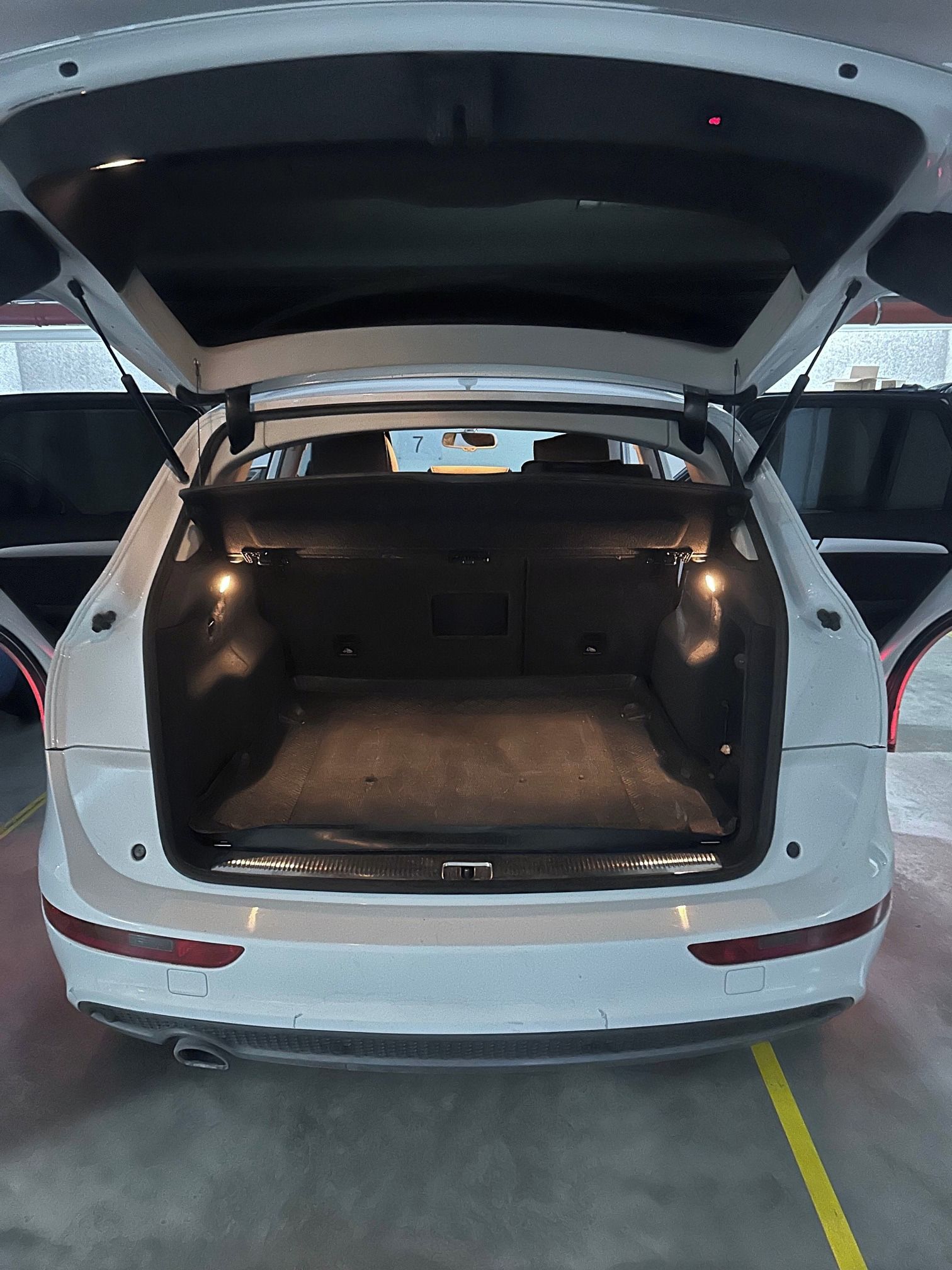 Audi Q5, 2.0 TDI, servisováno - fotka 6