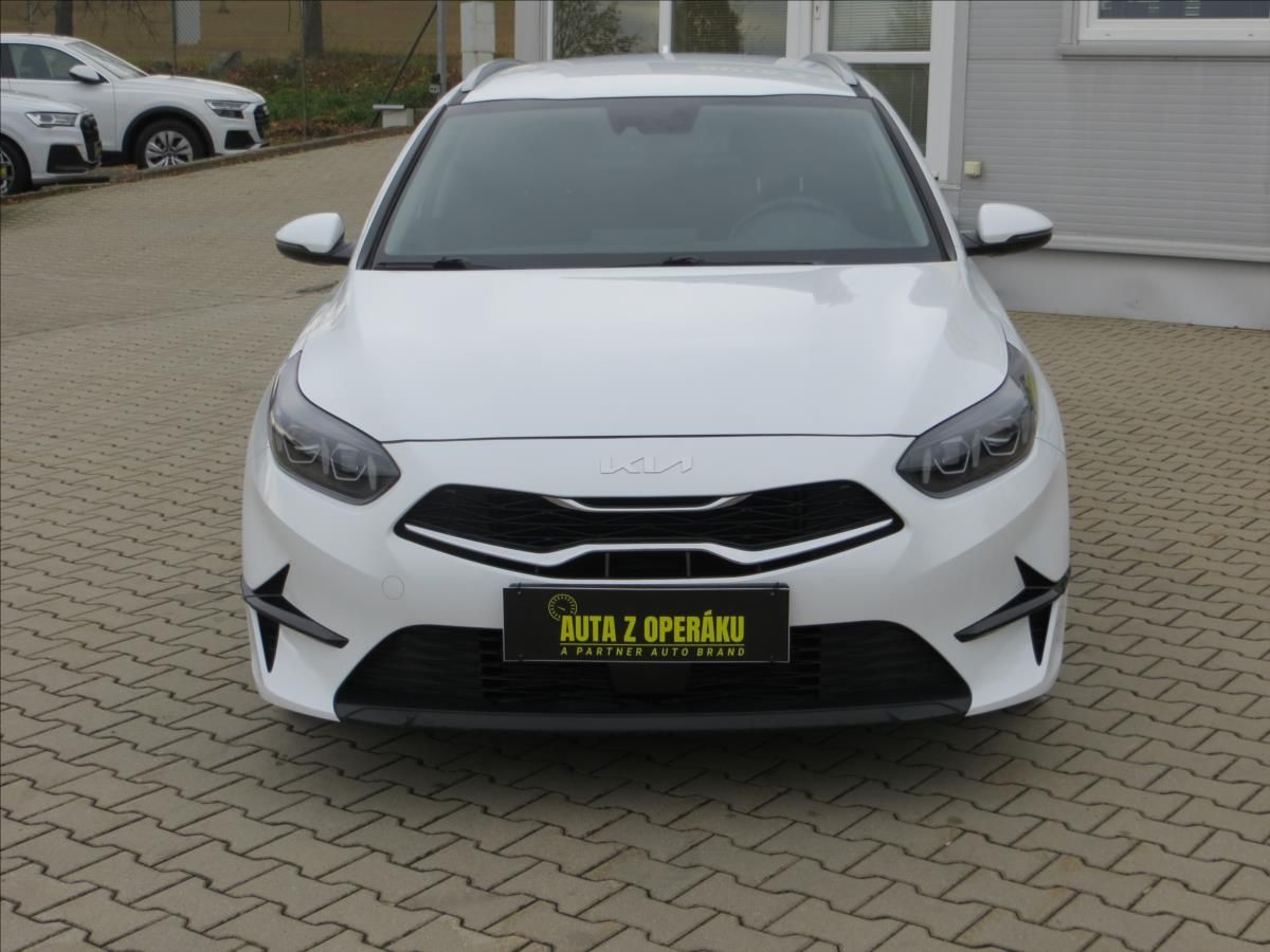 Kia Cee´d, 1,5 T-GDI 118kW SW Top AUT ČR - fotka 2
