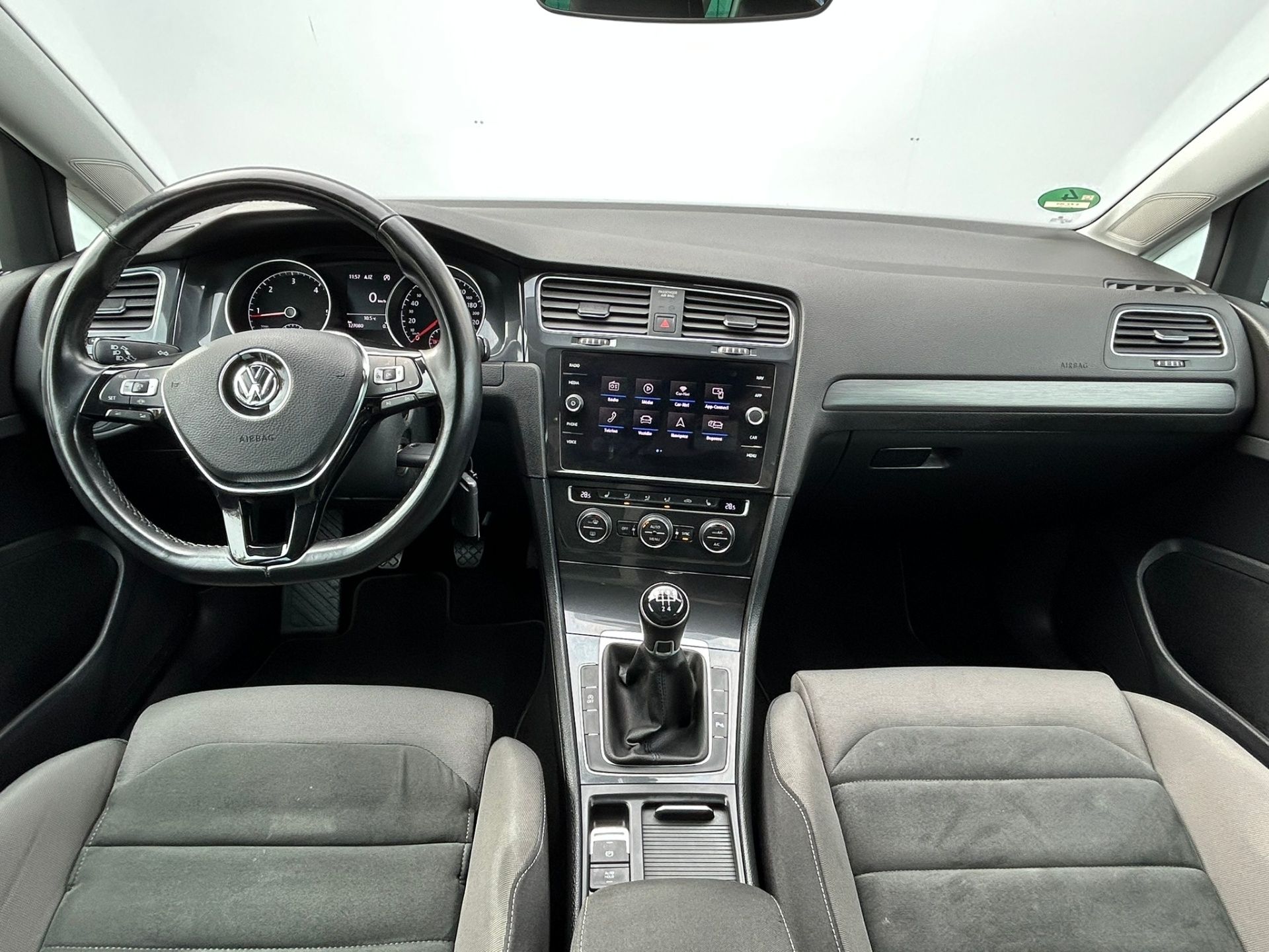 Volkswagen Golf, 1.6 TDI 85 kW MANUÁL - fotka 5