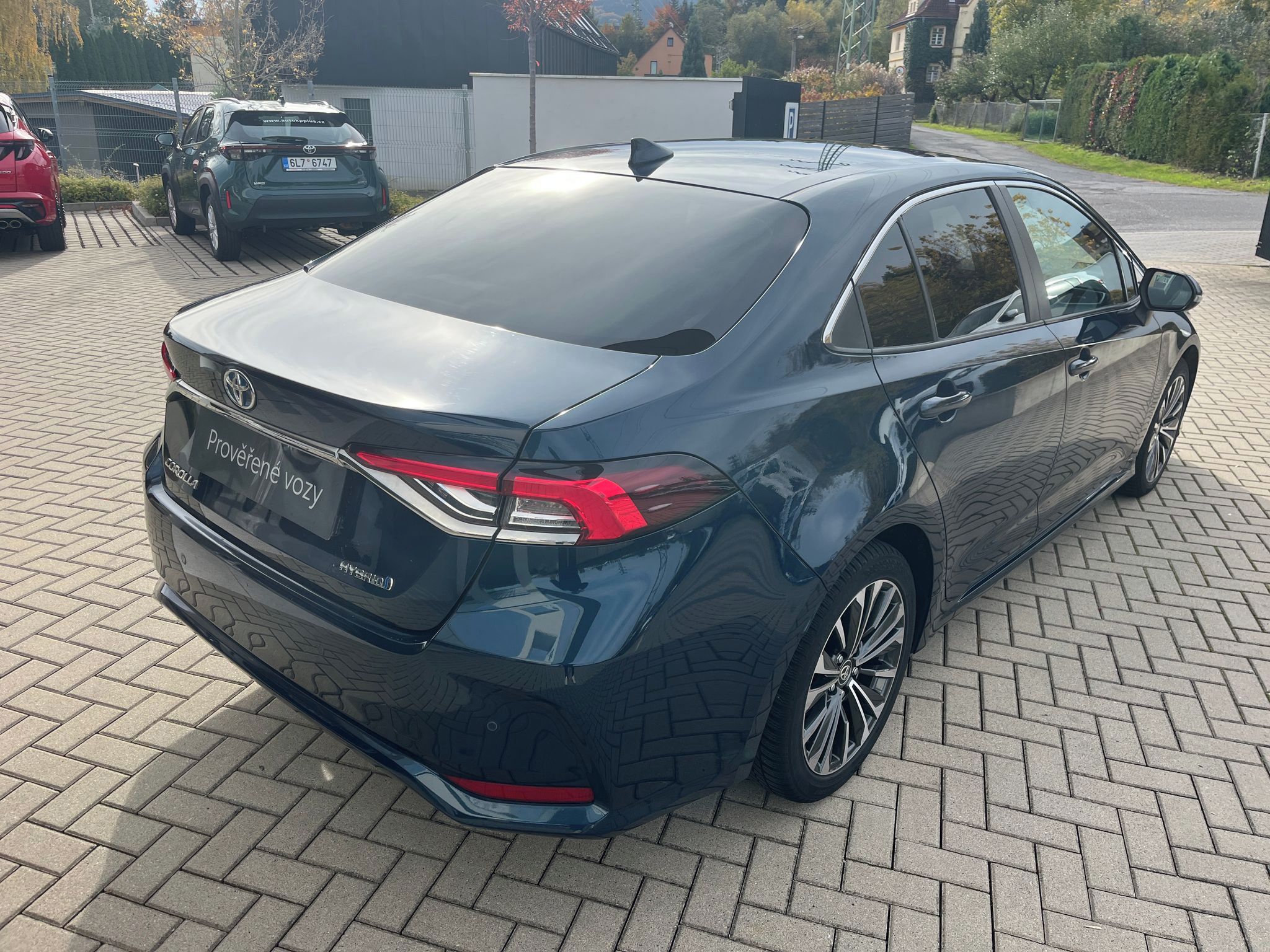 Toyota Corolla, 1.8 Hybrid e-CVT Style - fotka 6