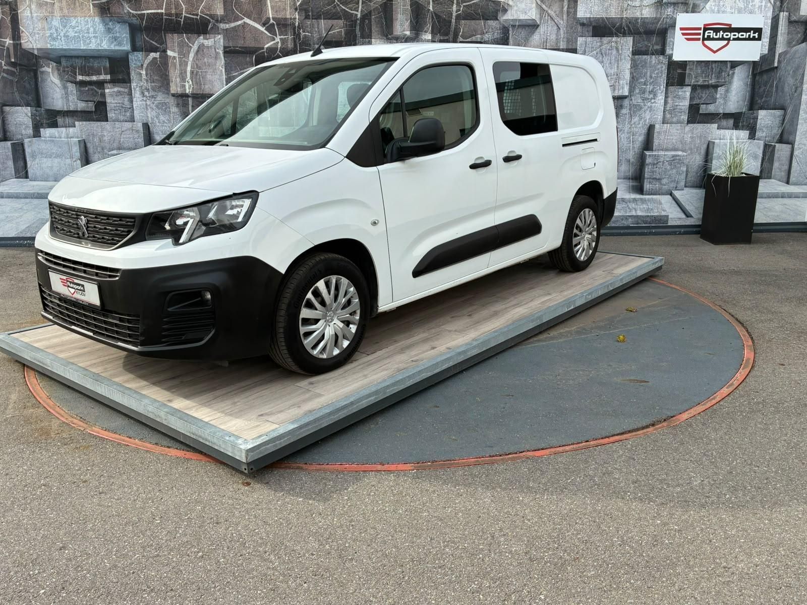 Peugeot Partner, 1.5HDi, 96KW, VYHŘ. SEDADLA - fotka 3