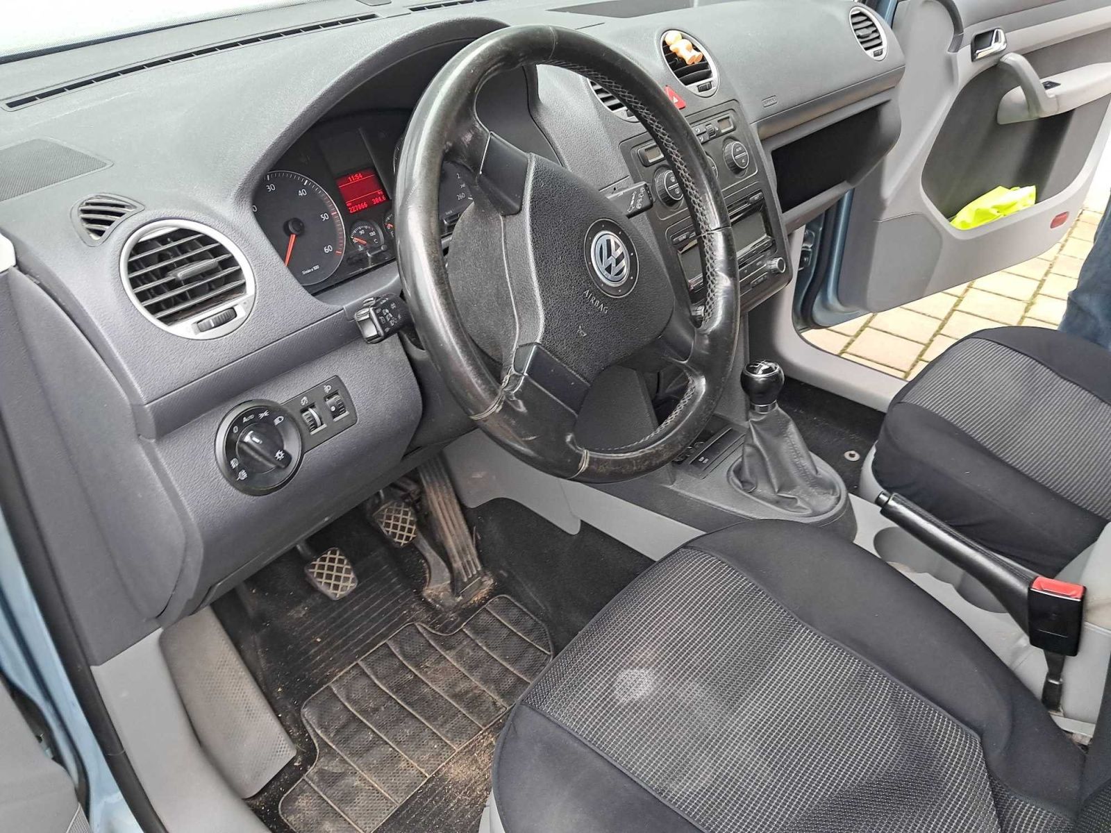 Volkswagen Caddy, 1.9 TDI, 7Míst, Klima - fotka 3
