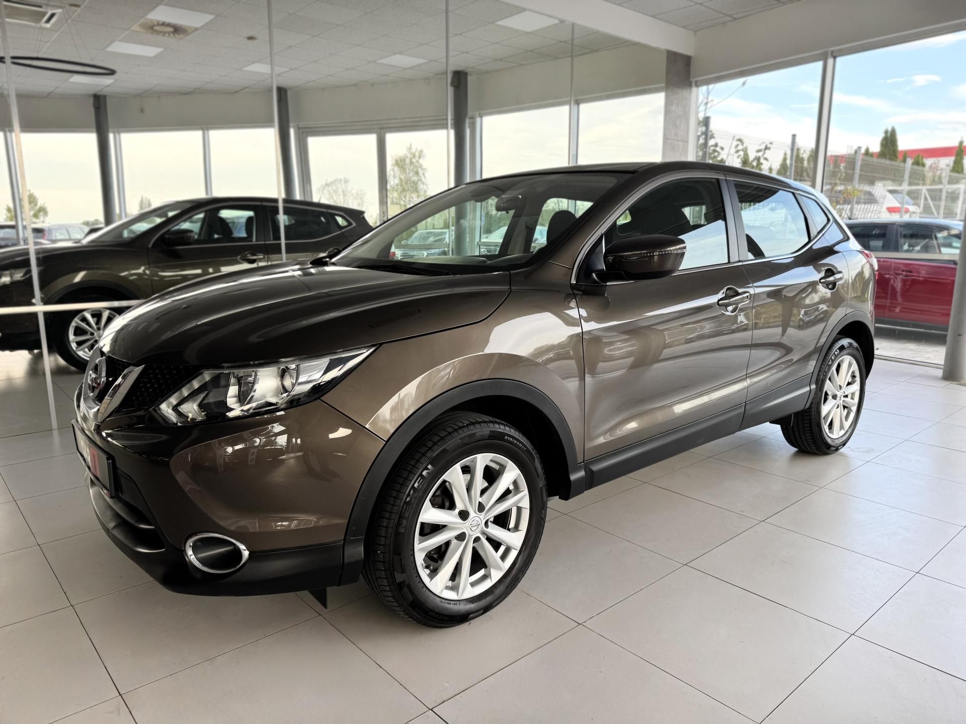 Nissan Qashqai, 1,2DIG-T*Navi*Kamera*Tažné*ČR - fotka 2