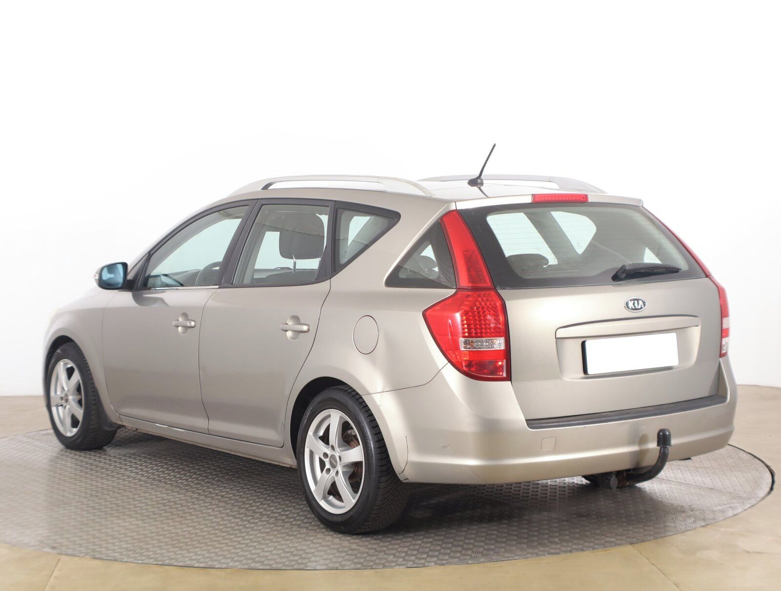 Kia Cee´d, 1.4 CVVT, Serv.kniha - fotka 4